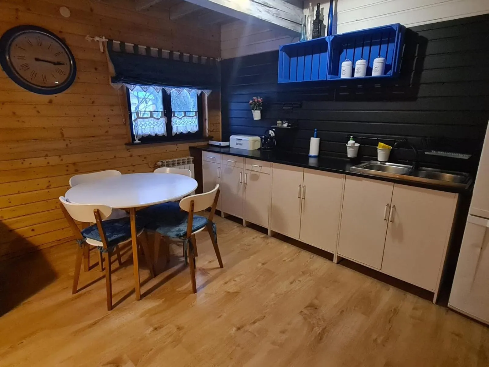 Kitchen or kitchenette in Chata Starych Znajomych