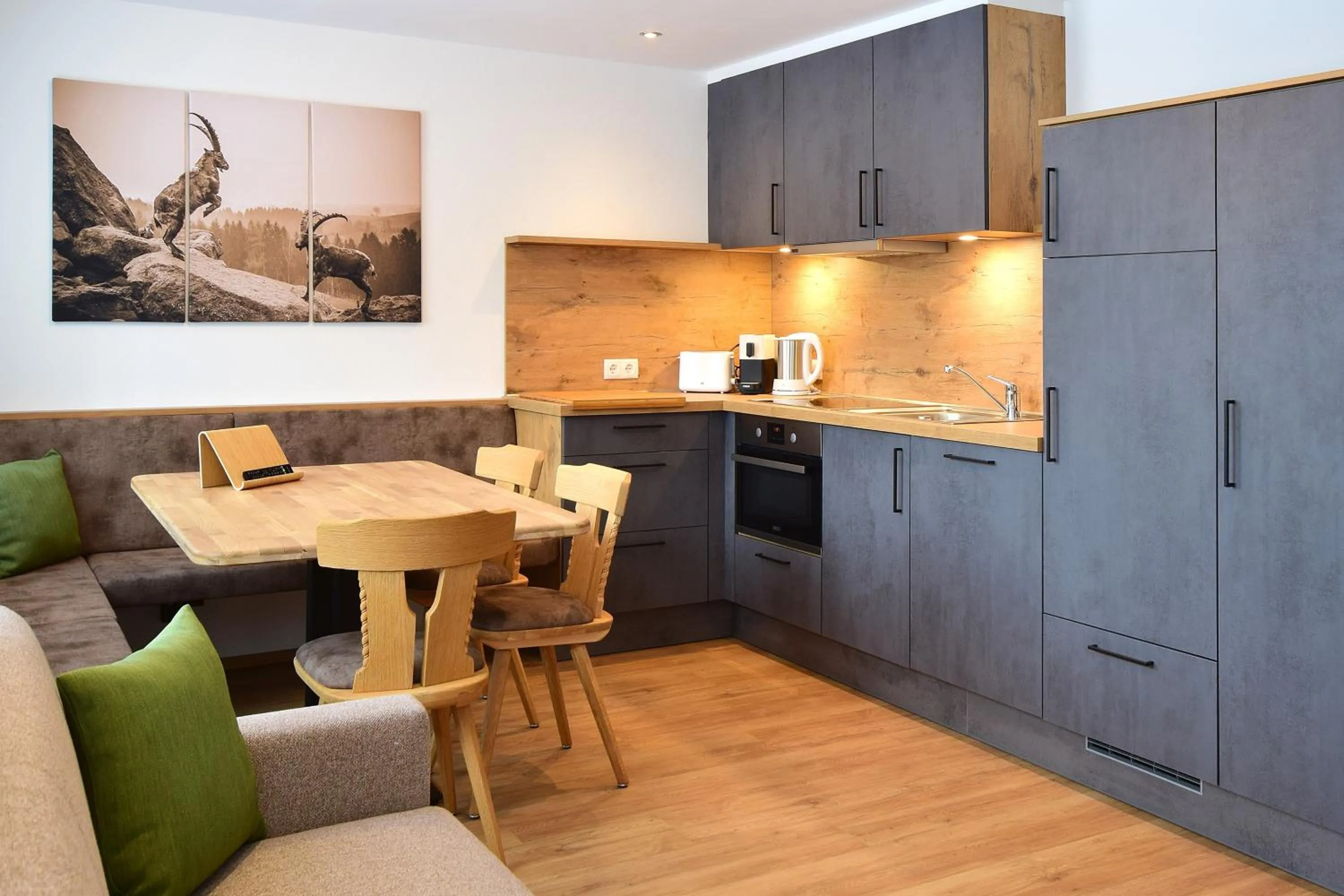 Kitchen or kitchenette in Waidmannsruh Appartements