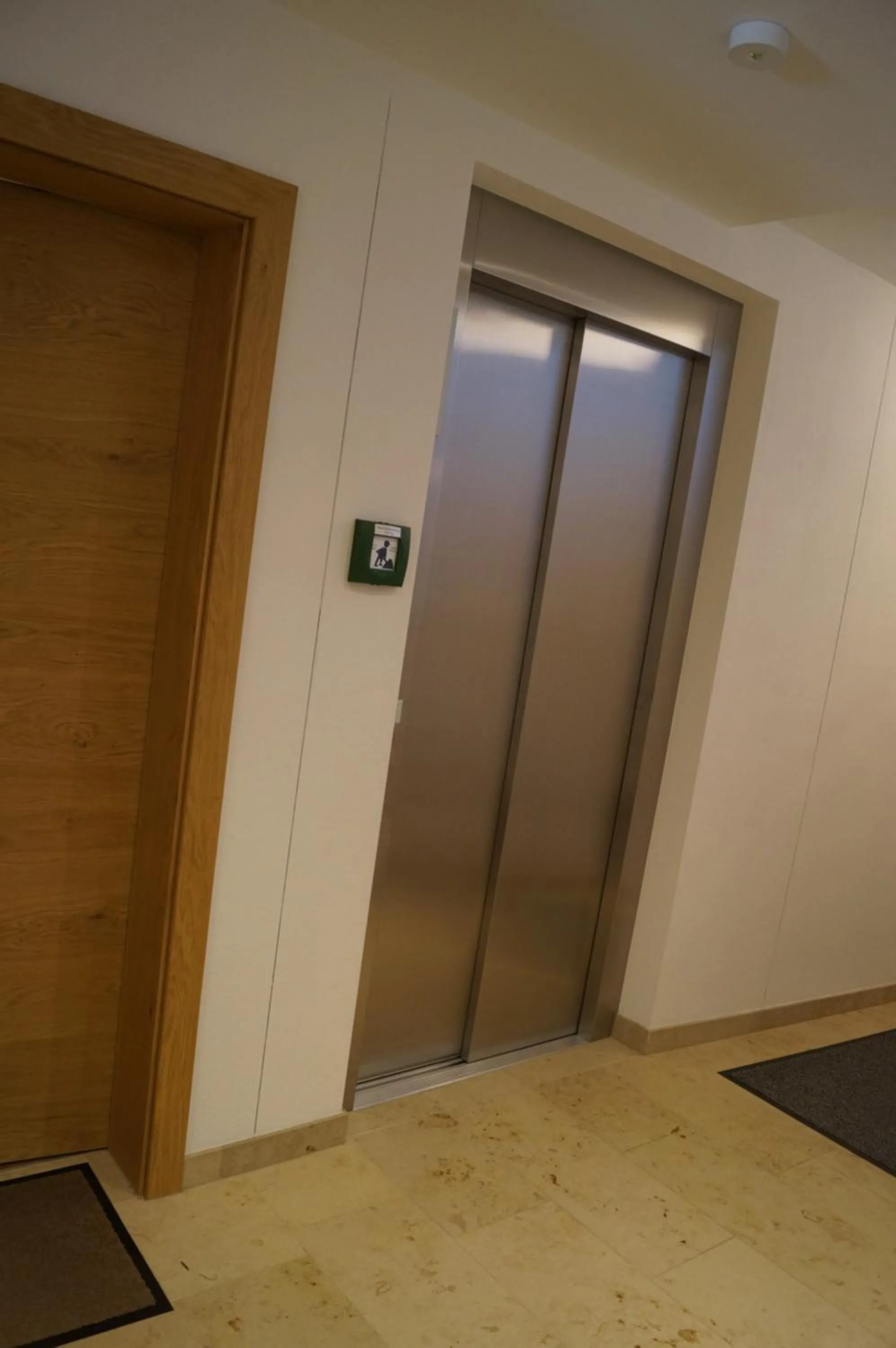 elevator in Waidmannsruh Appartements