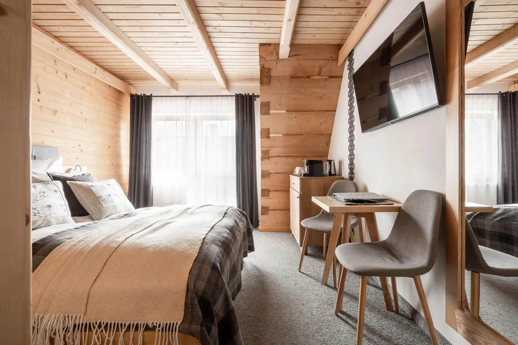 Bedroom, Bed in Willa Malinowa