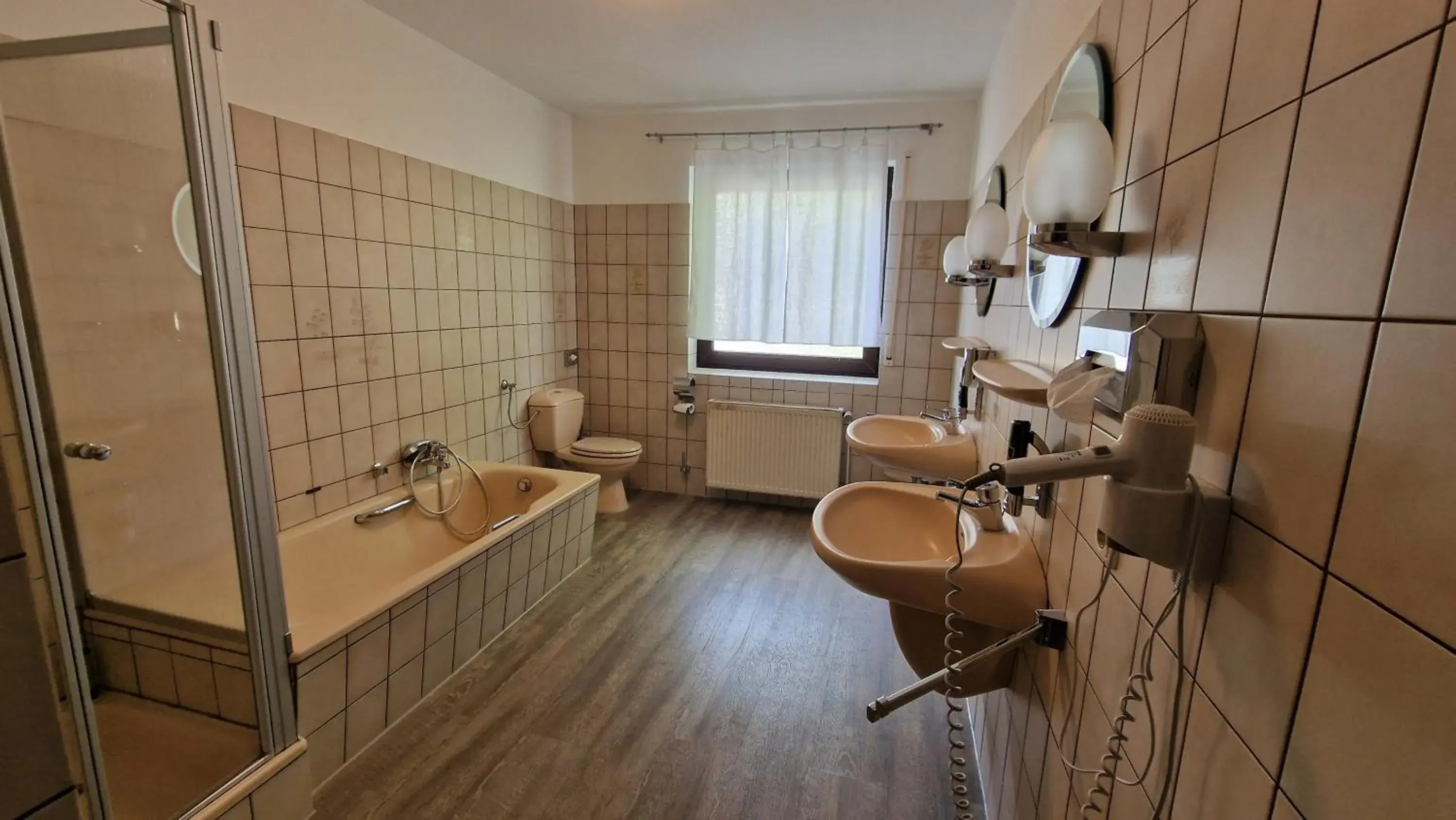 Apartment - single occupancy - Ground Floor in Hotel Tini Apartment - single occupancy - Ground Floor in Hotel Tini