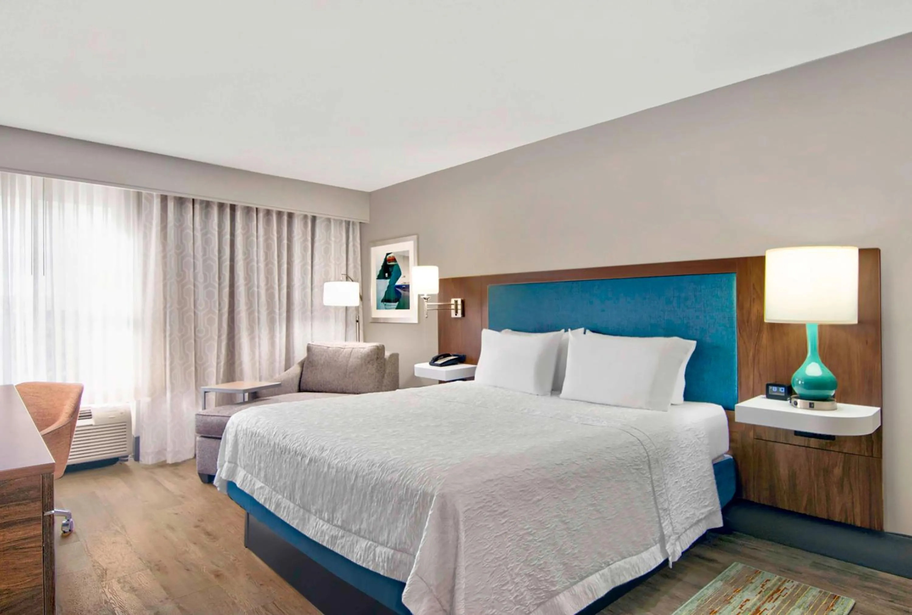 Bed in Hampton Inn Ft Lauderdale Airport North Cruise Port