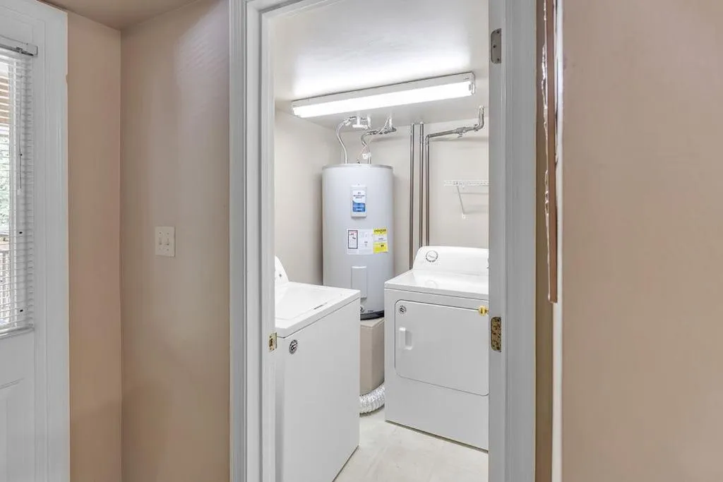 laundry in Park Place Condos