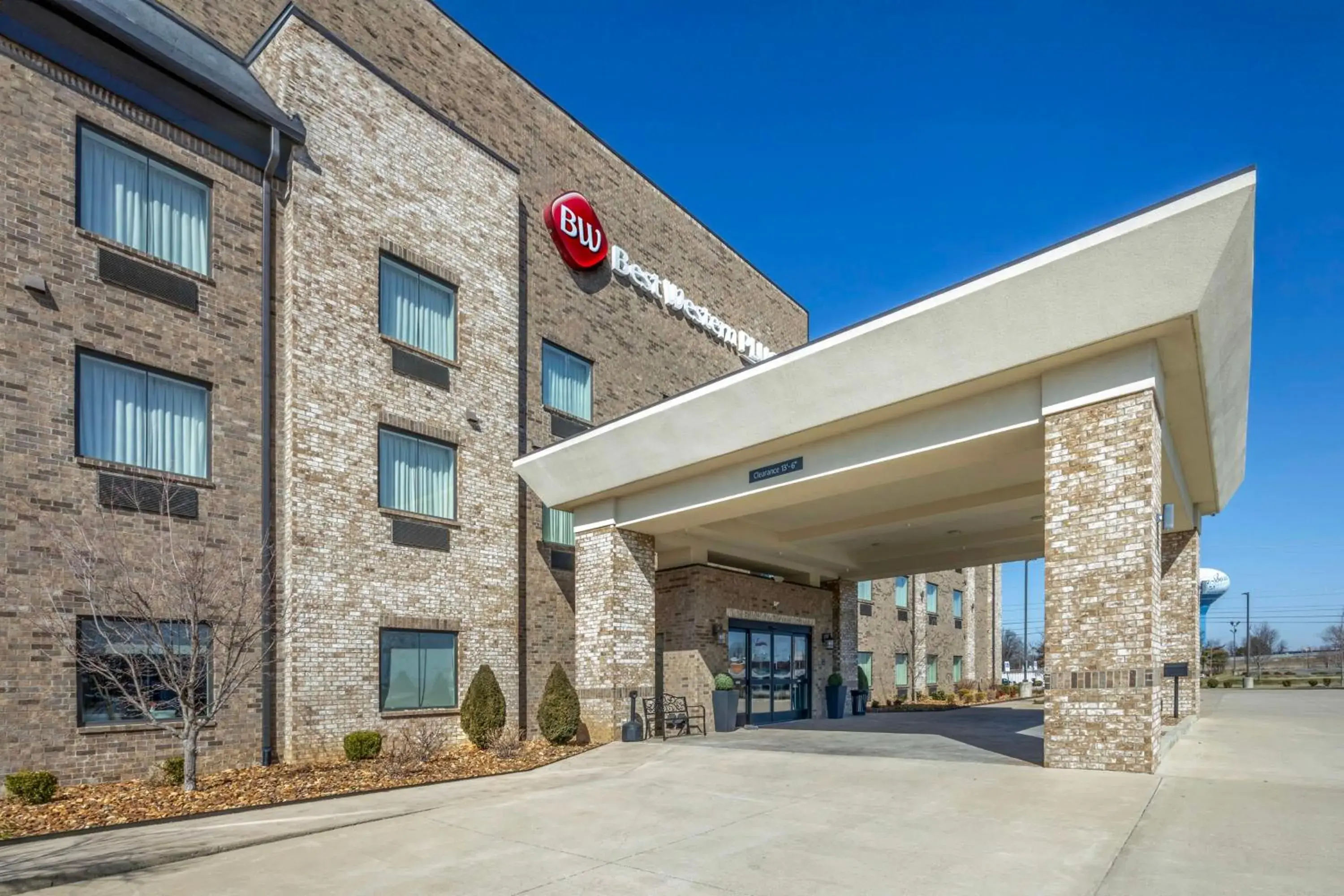 Property building in Best Western Plus Owensboro Property building in Best Western Plus Owensboro