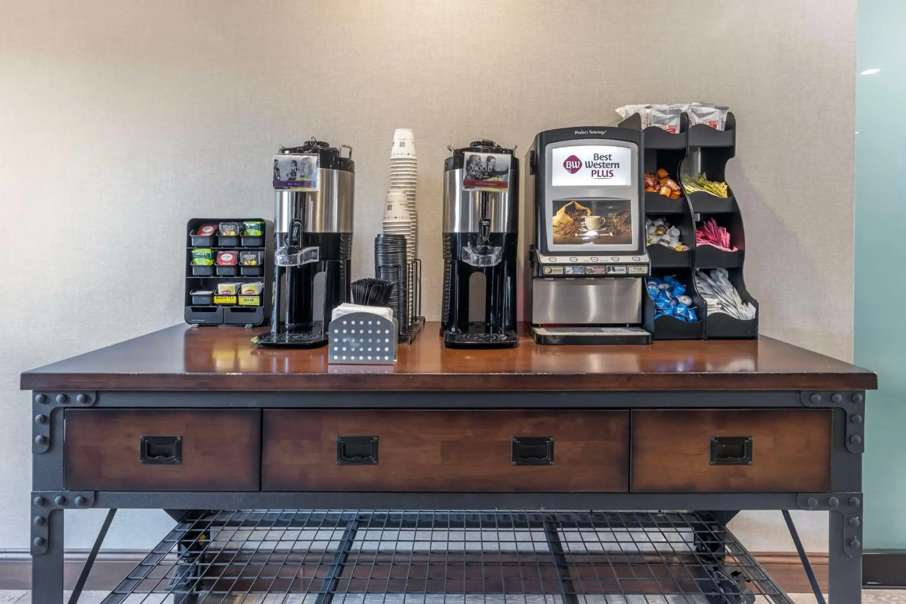 Property building in Best Western Plus Owensboro Property building in Best Western Plus Owensboro