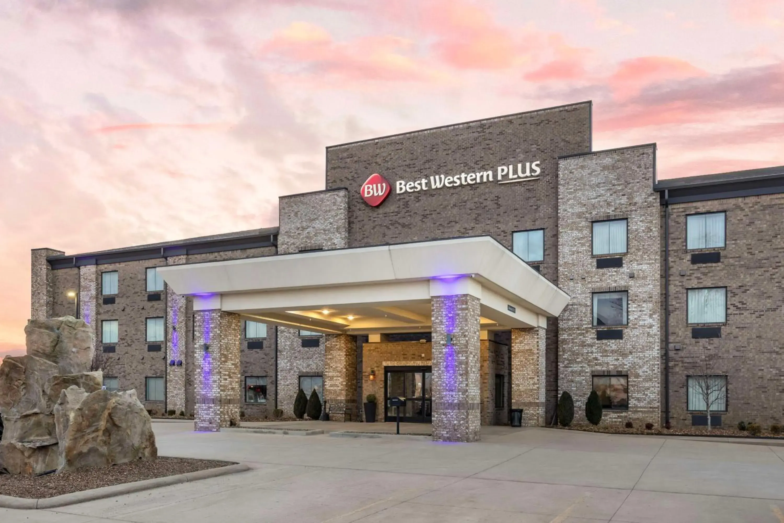 Property building in Best Western Plus Owensboro Property building in Best Western Plus Owensboro