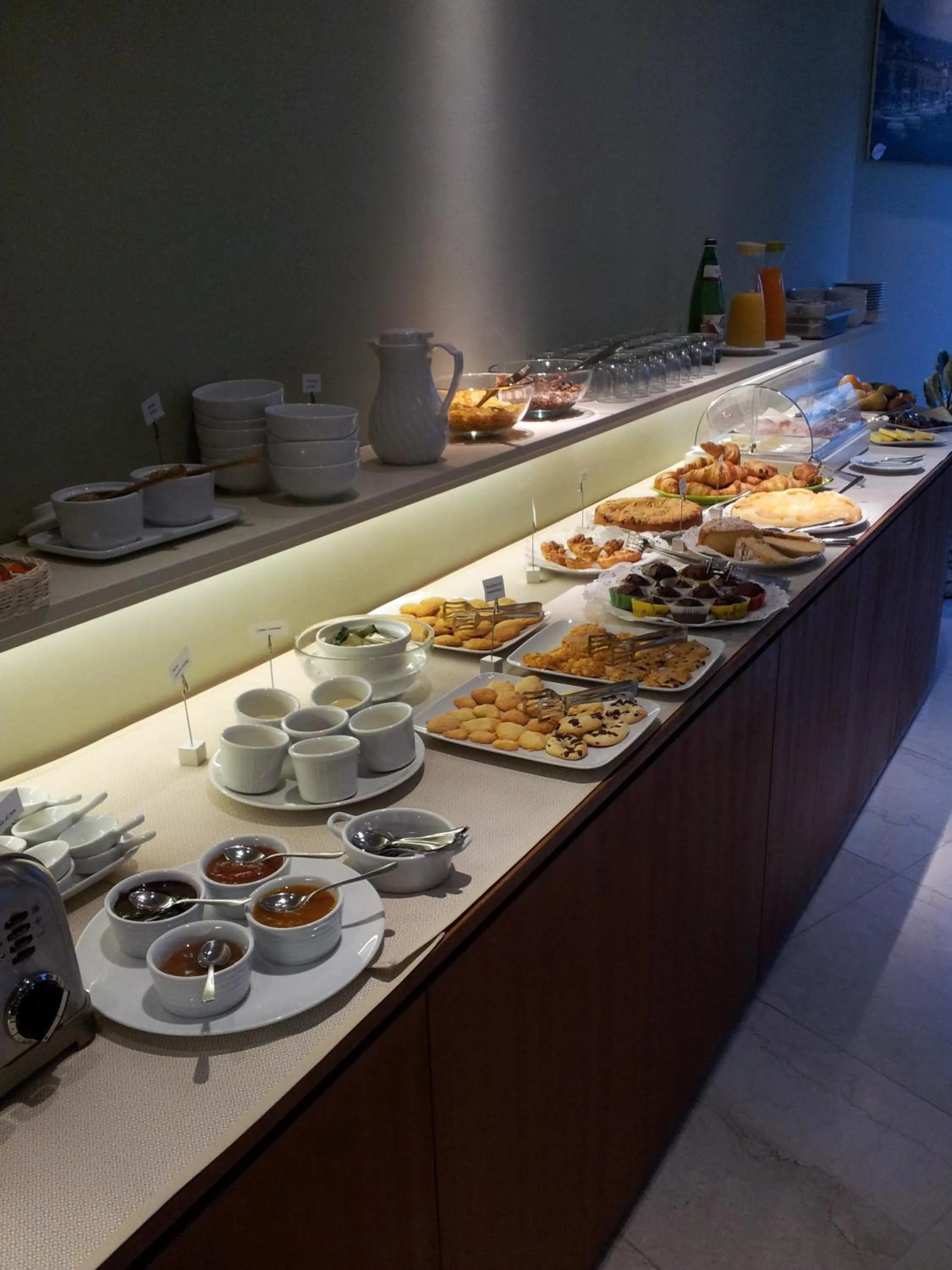 Food in Aromi Piccolo Hotel