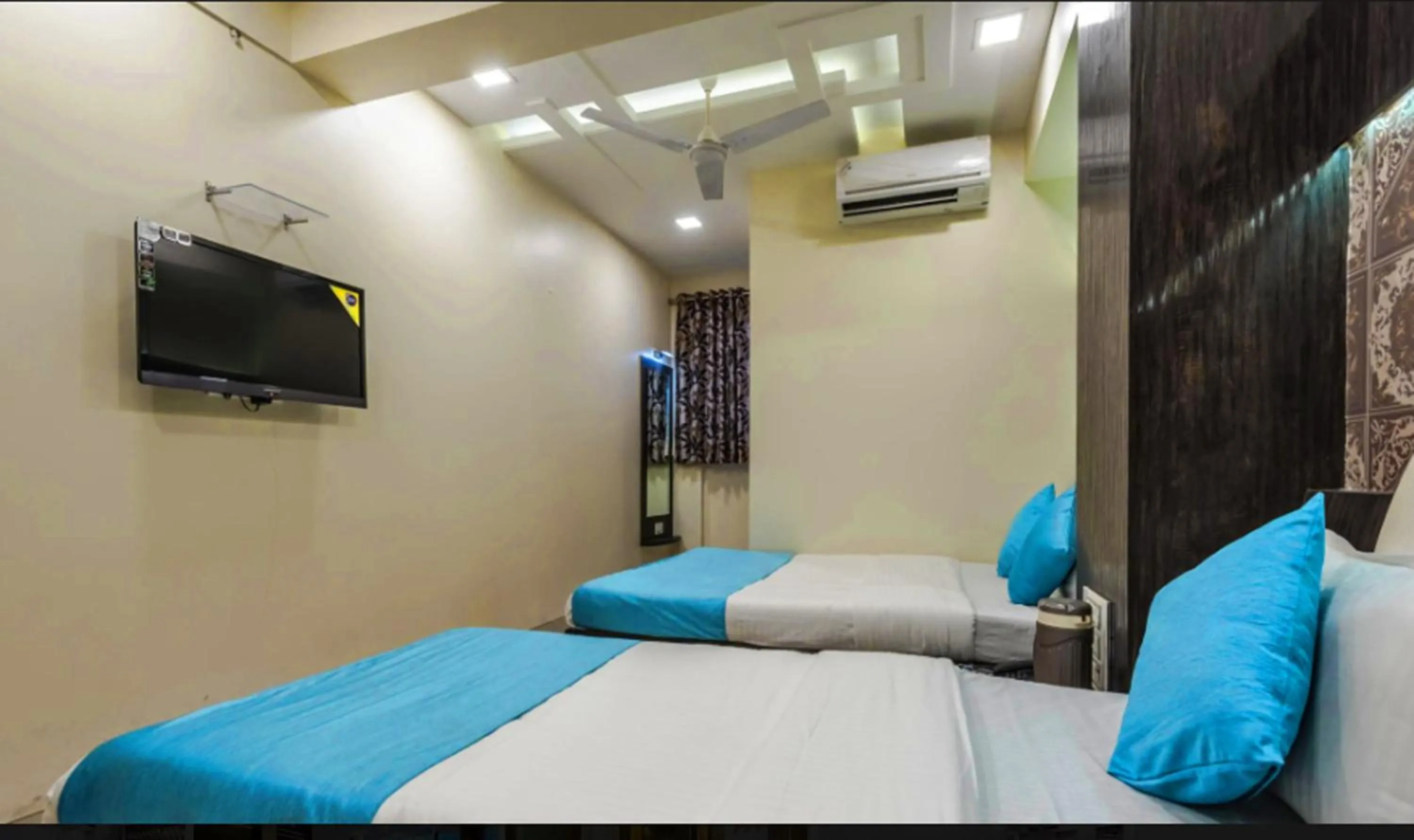 Bed in Hotel New Elite Inn - Near MIDC Turbhe Navi Mumbai