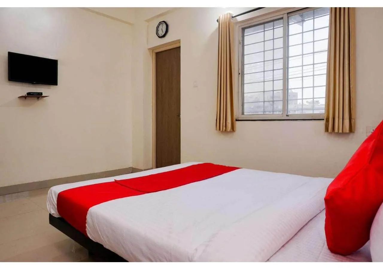 Bed in Hotel New Elite Inn - Near MIDC Turbhe Navi Mumbai