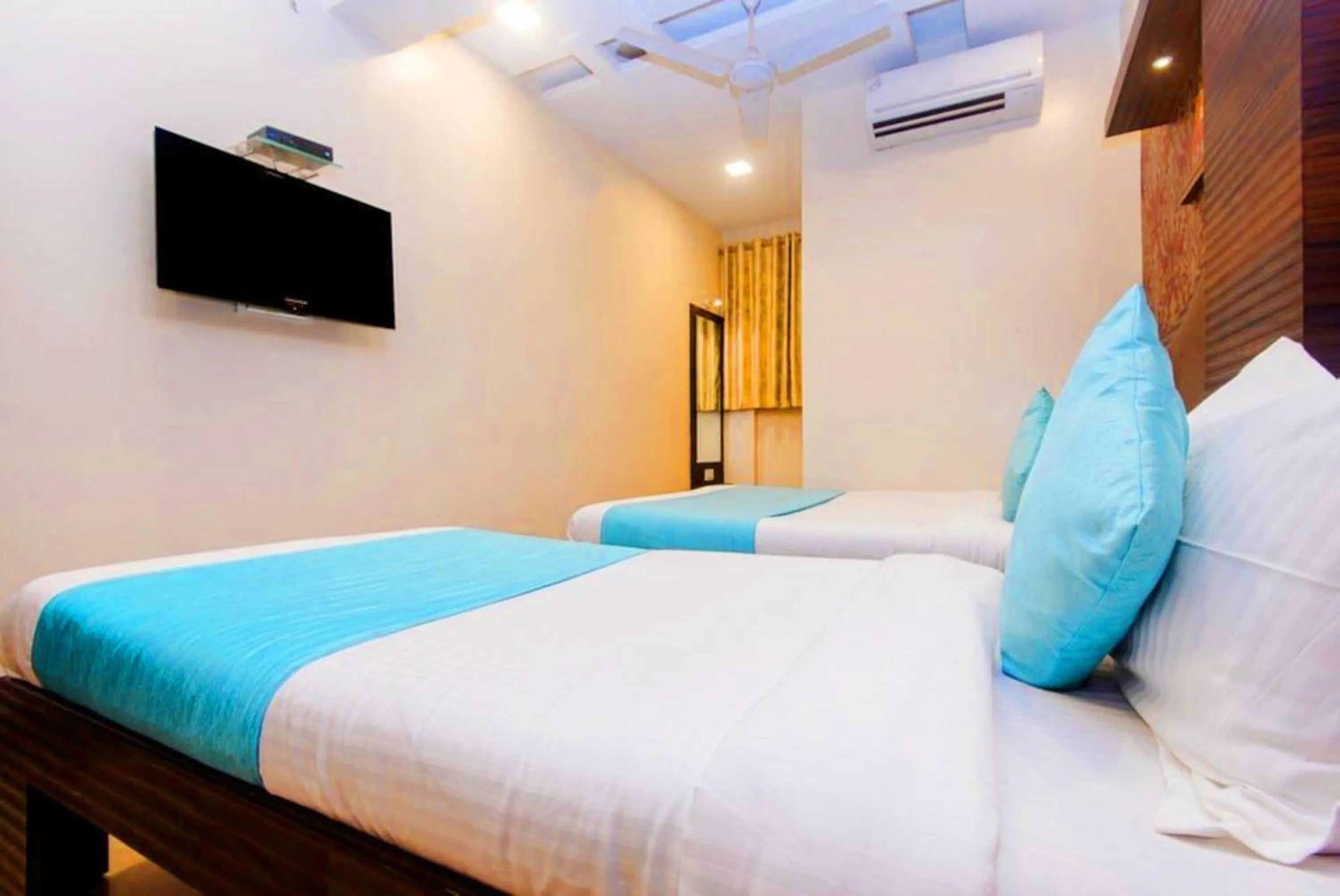 Bed in Hotel New Elite Inn - Near MIDC Turbhe Navi Mumbai