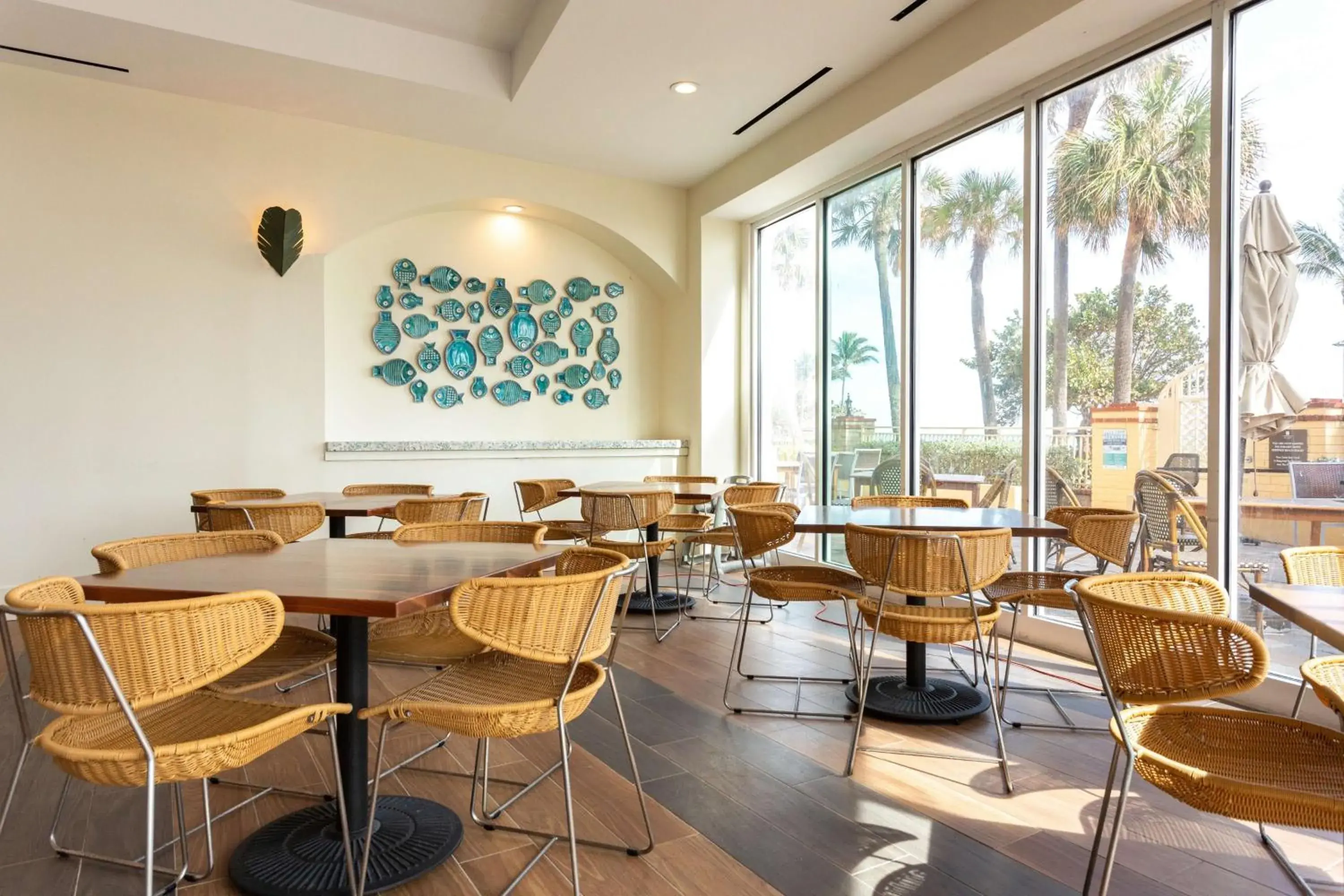 Restaurant/places to eat in Embassy Suites by Hilton Deerfield Beach Resort & Spa Restaurant/places to eat in Embassy Suites by Hilton Deerfield Beach Resort & Spa