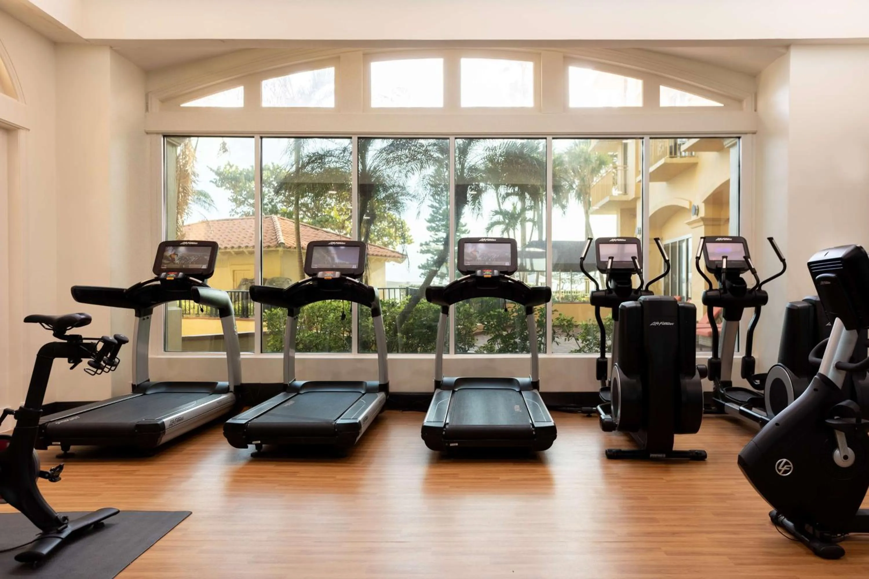 Fitness centre/facilities in Embassy Suites by Hilton Deerfield Beach Resort & Spa
