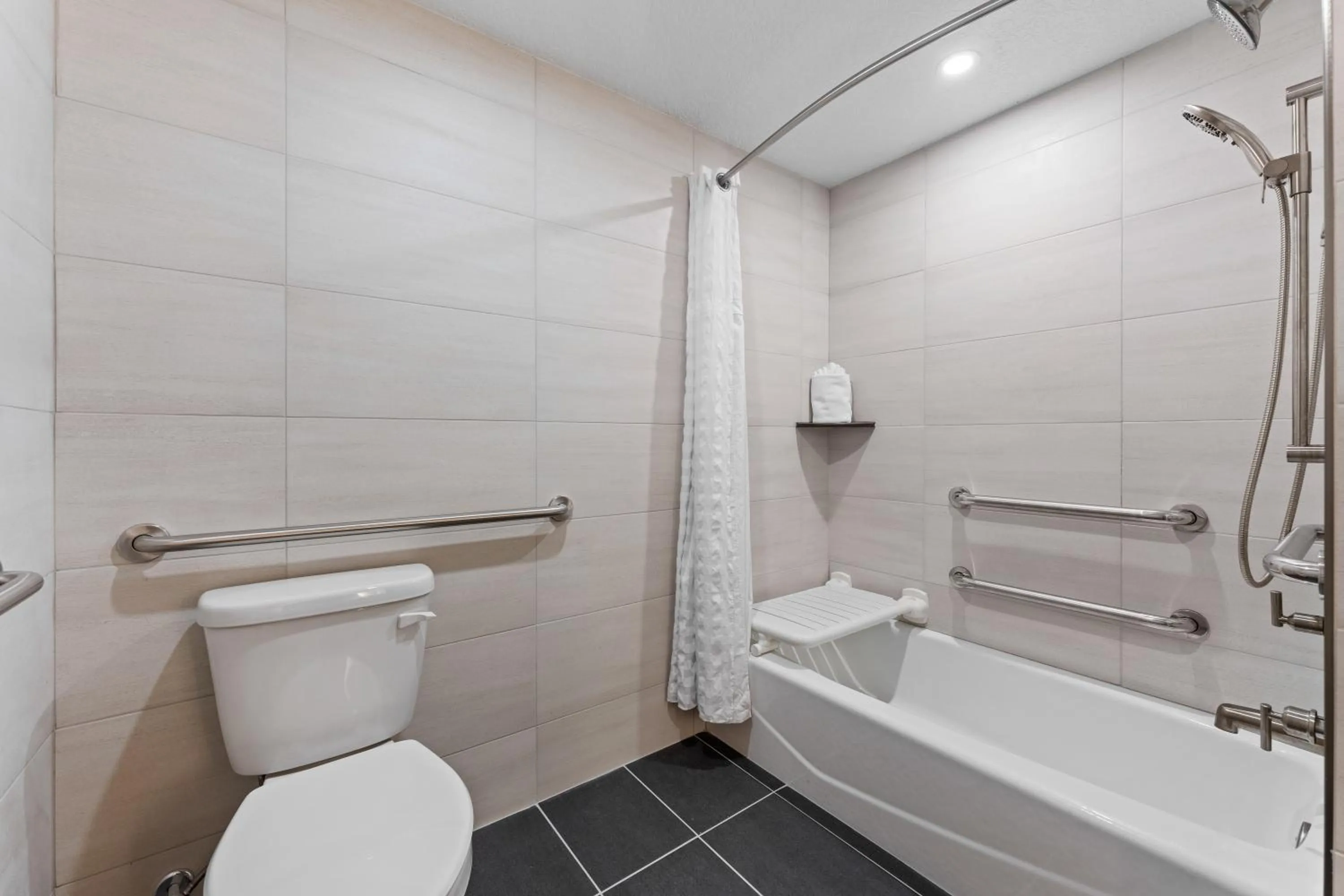 Bath in Radisson Resort at the Port