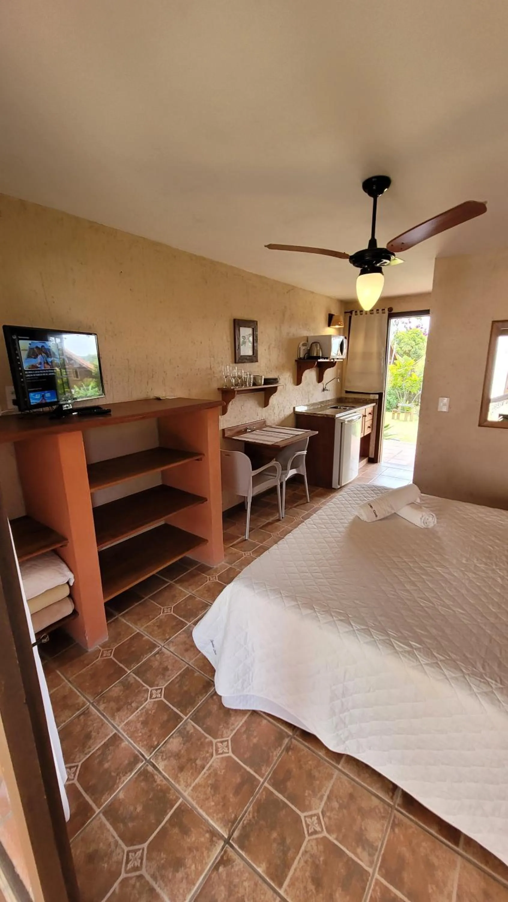 Bedroom, Bed in Pousada Capitão Cook, banheira, a 200 m do centro, amplo estacionamento, linda vista