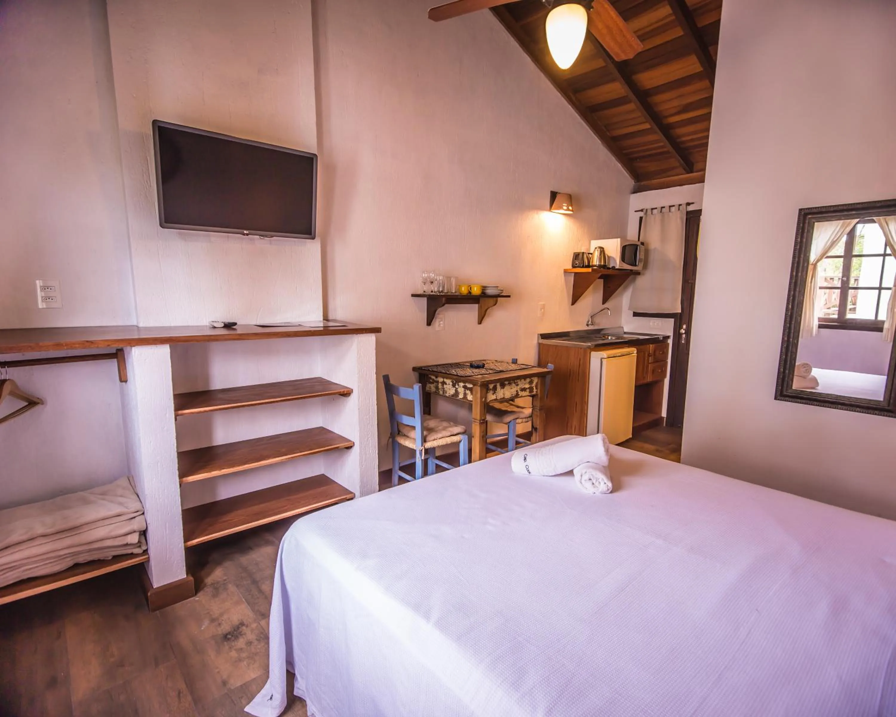 Bedroom, Bed in Pousada Capitão Cook, banheira, a 200 m do centro, amplo estacionamento, linda vista