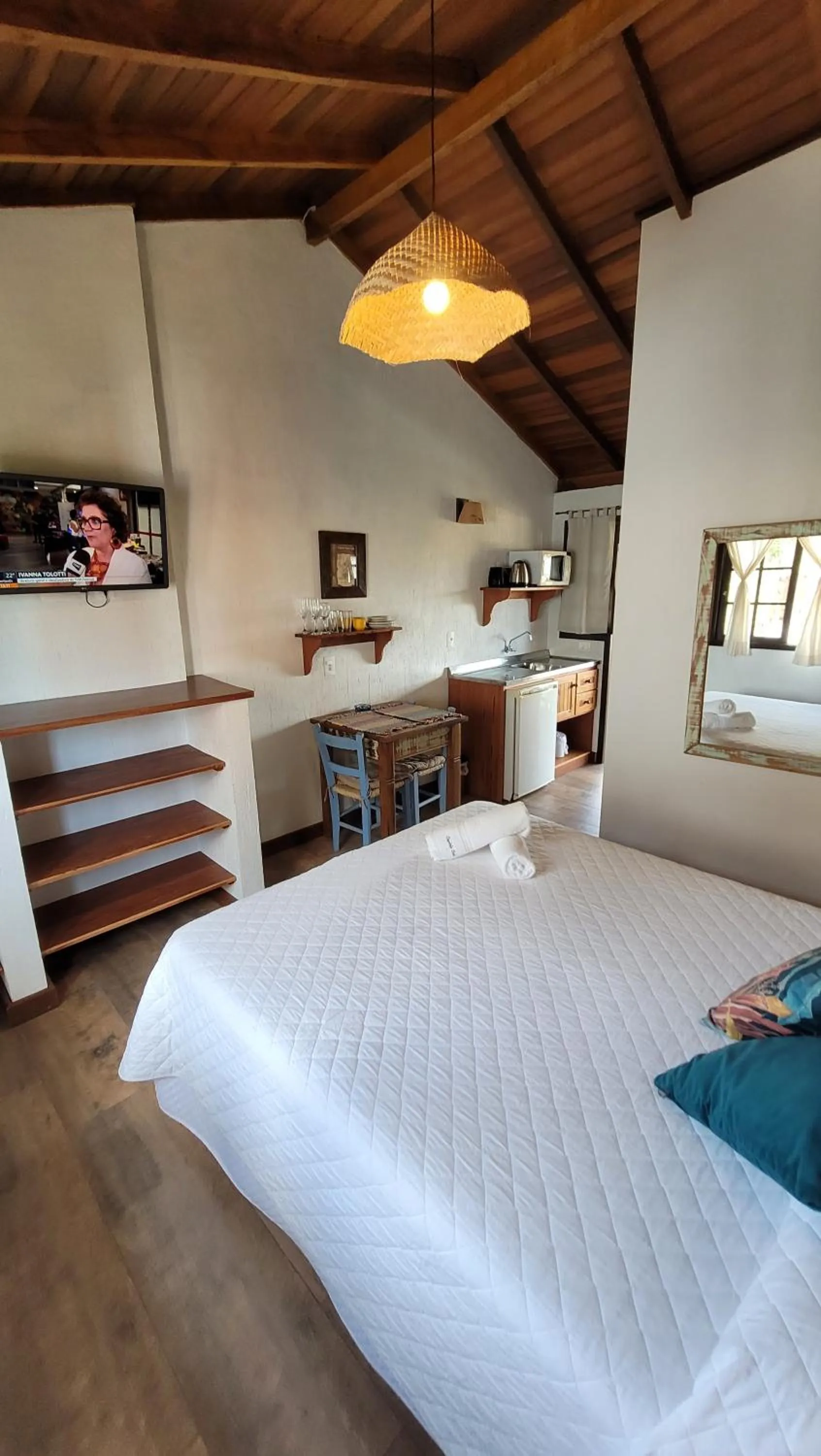 Photo of the whole room, Bed in Pousada Capitão Cook, banheira, a 200 m do centro, amplo estacionamento, linda vista