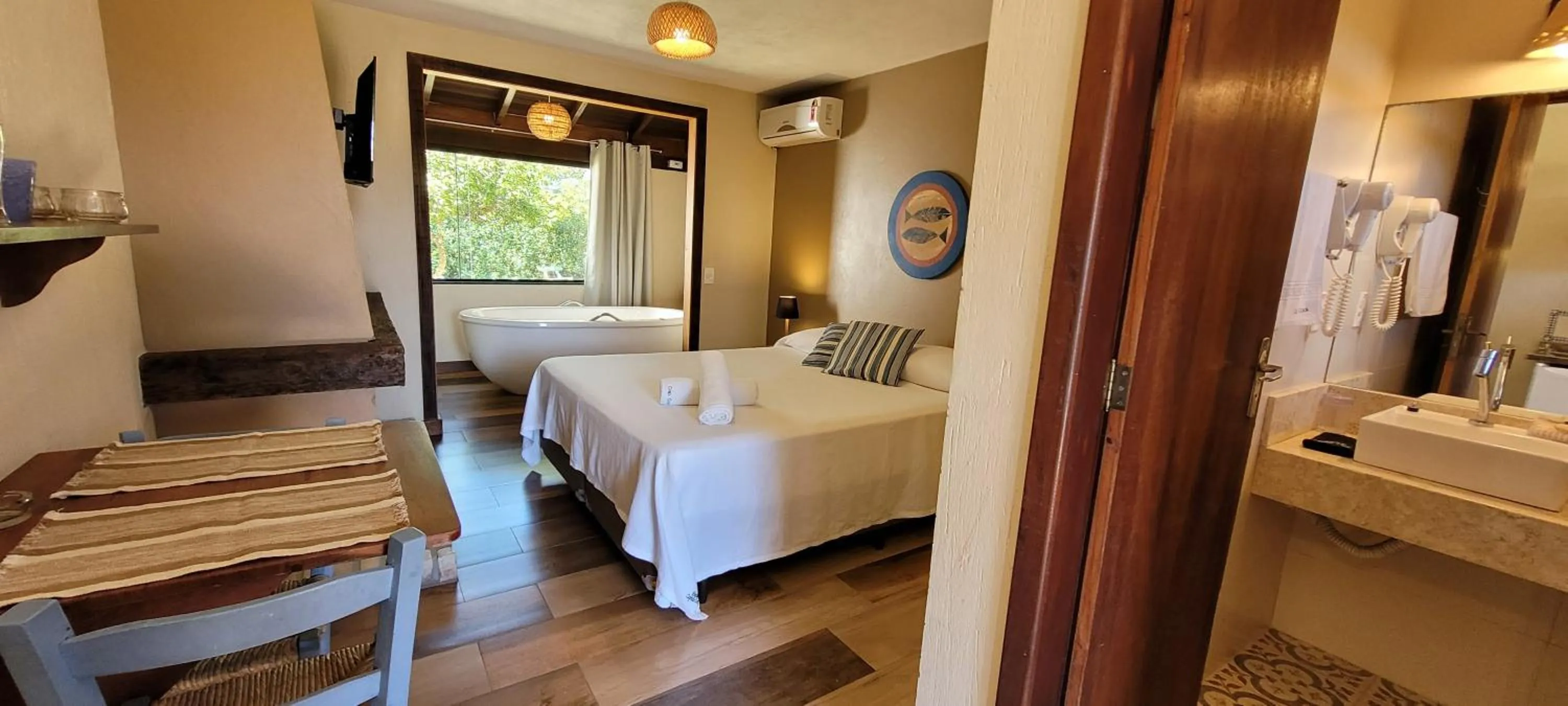 Bed in Pousada Capitão Cook, banheira, a 200 m do centro, amplo estacionamento, linda vista