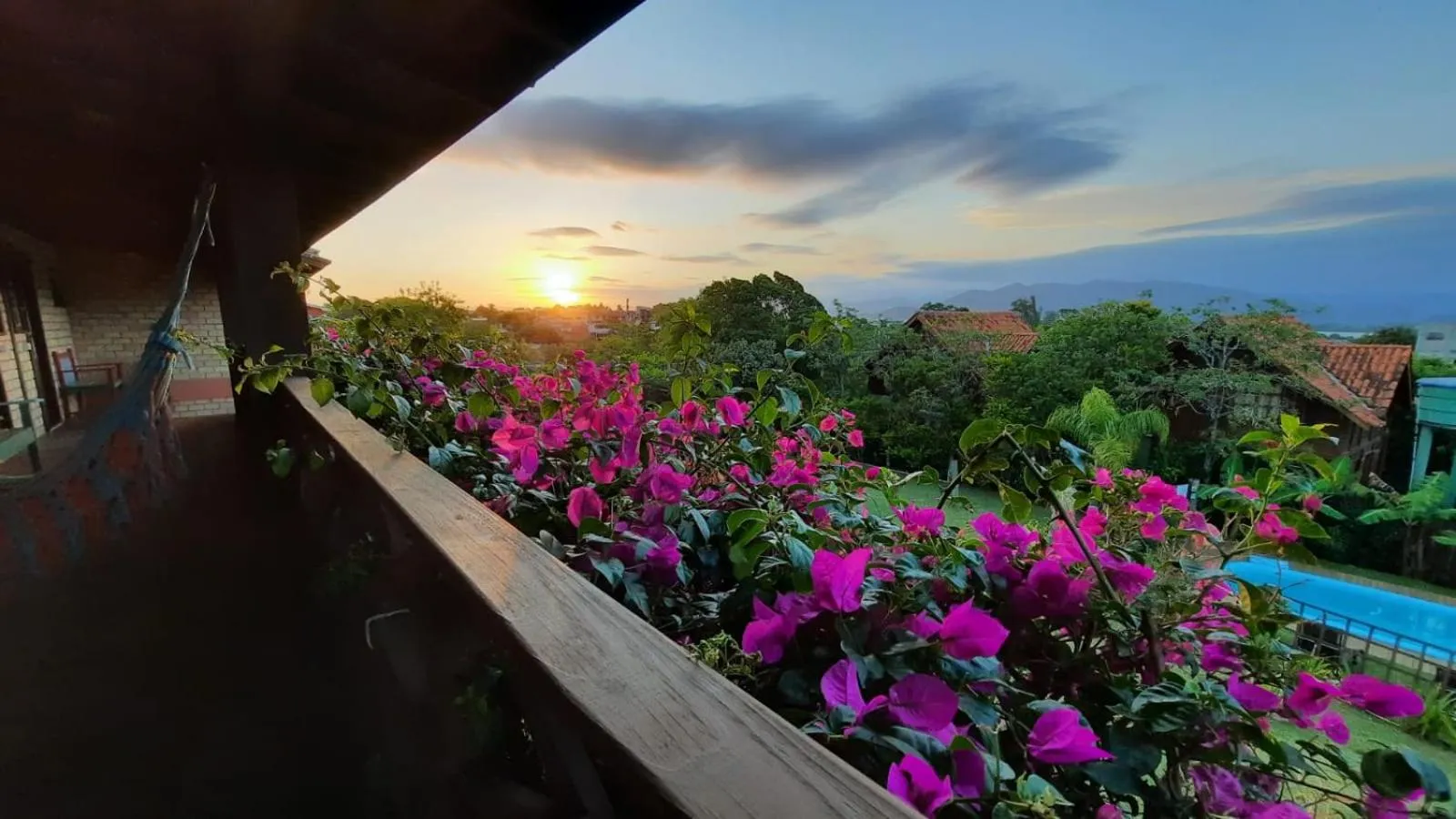 Garden view in Pousada Capitão Cook, banheira, a 200 m do centro, amplo estacionamento, linda vista