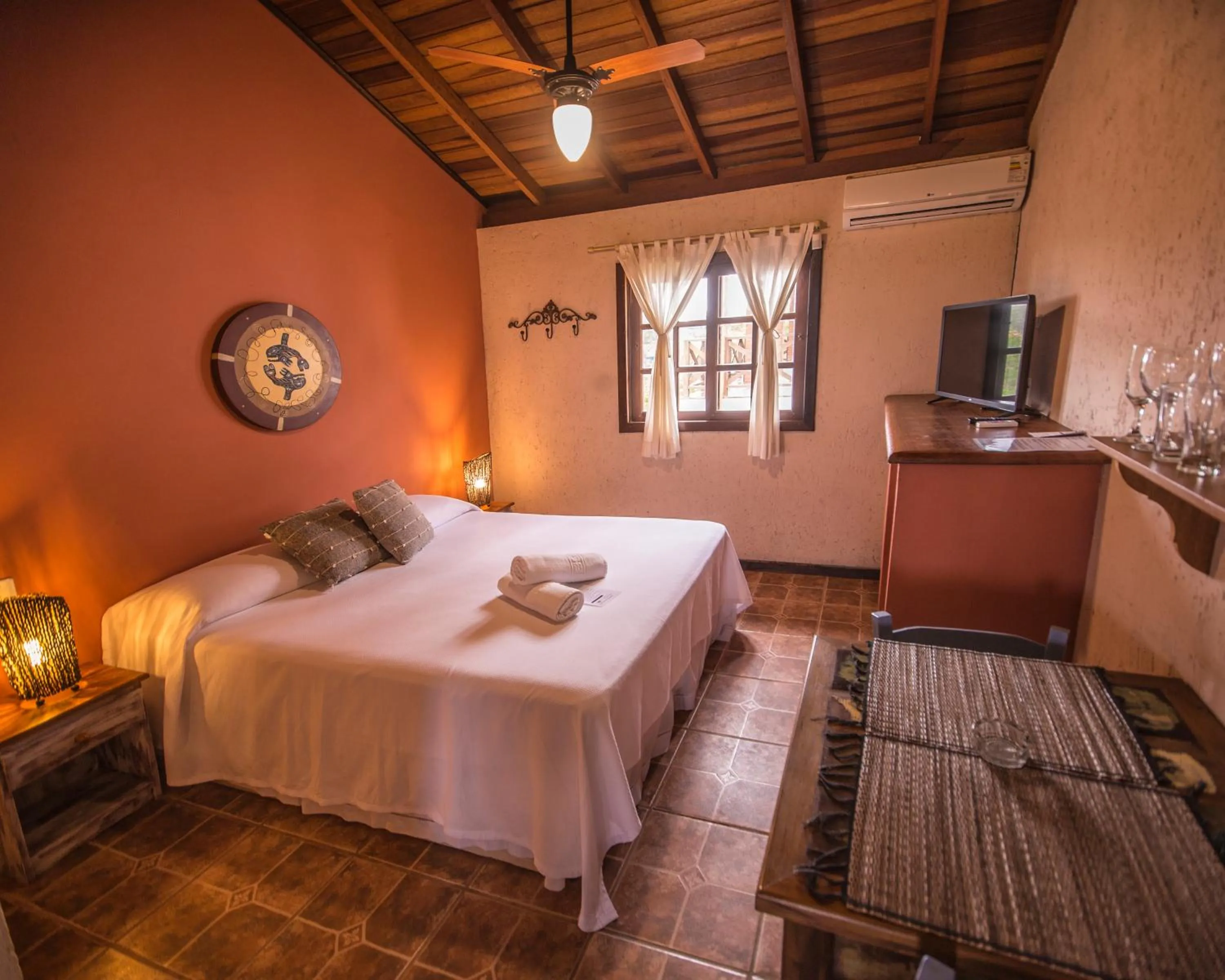 Bed in Pousada Capitão Cook, banheira, a 200 m do centro, amplo estacionamento, linda vista