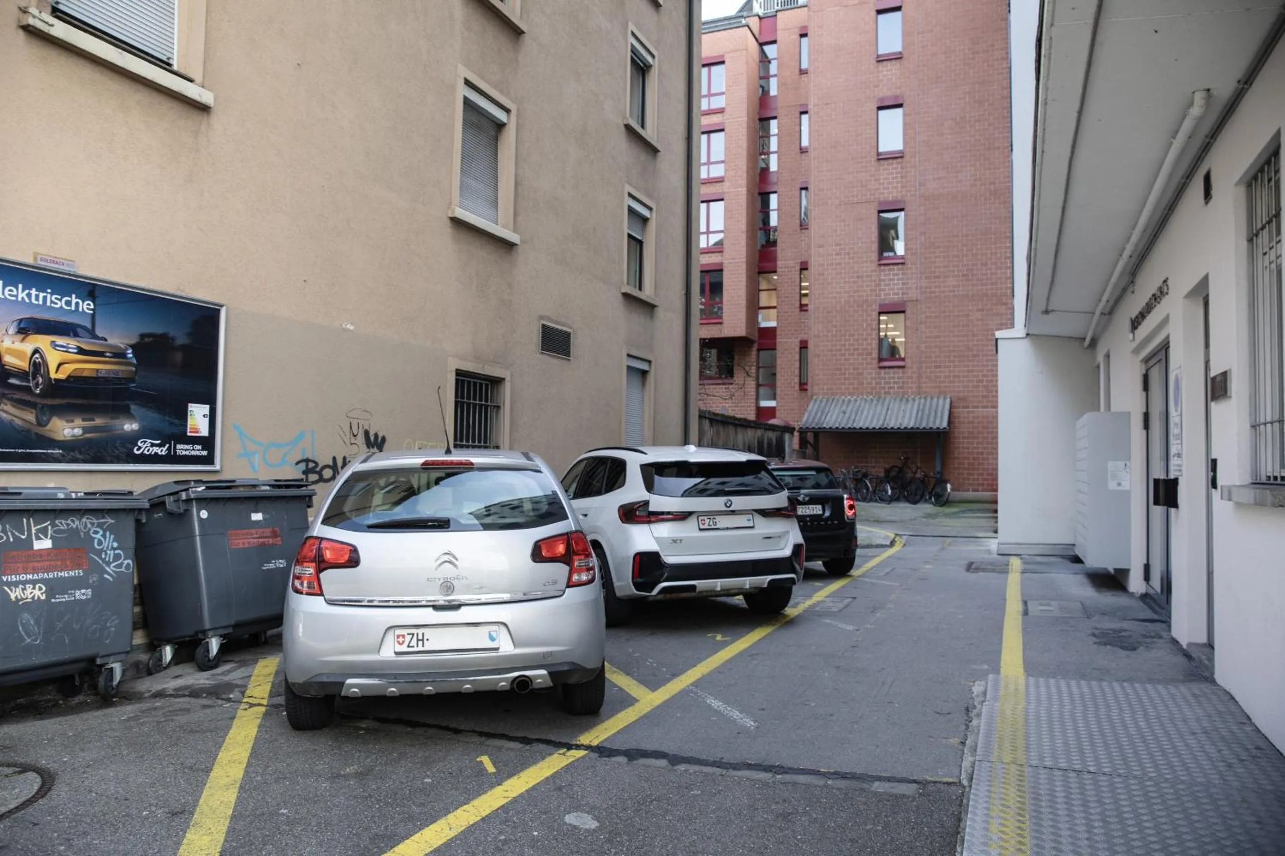 Day in VISIONAPARTMENTS Militärstrasse - contactless check-in