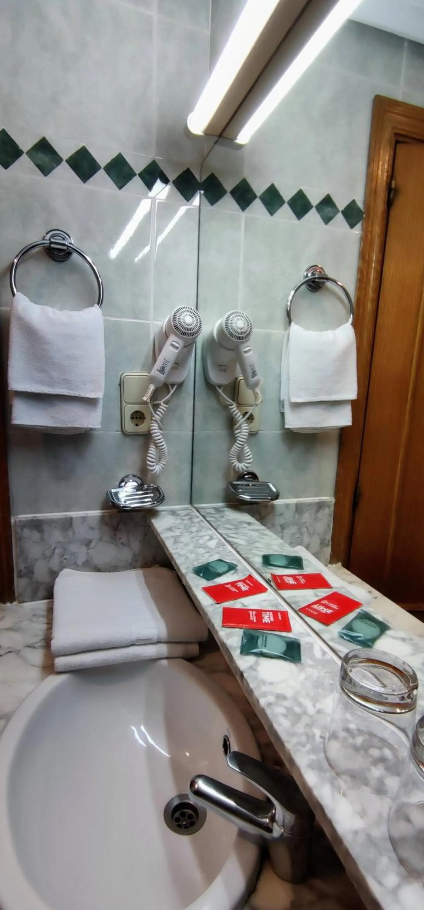 Bathroom in Trípolis Toledo