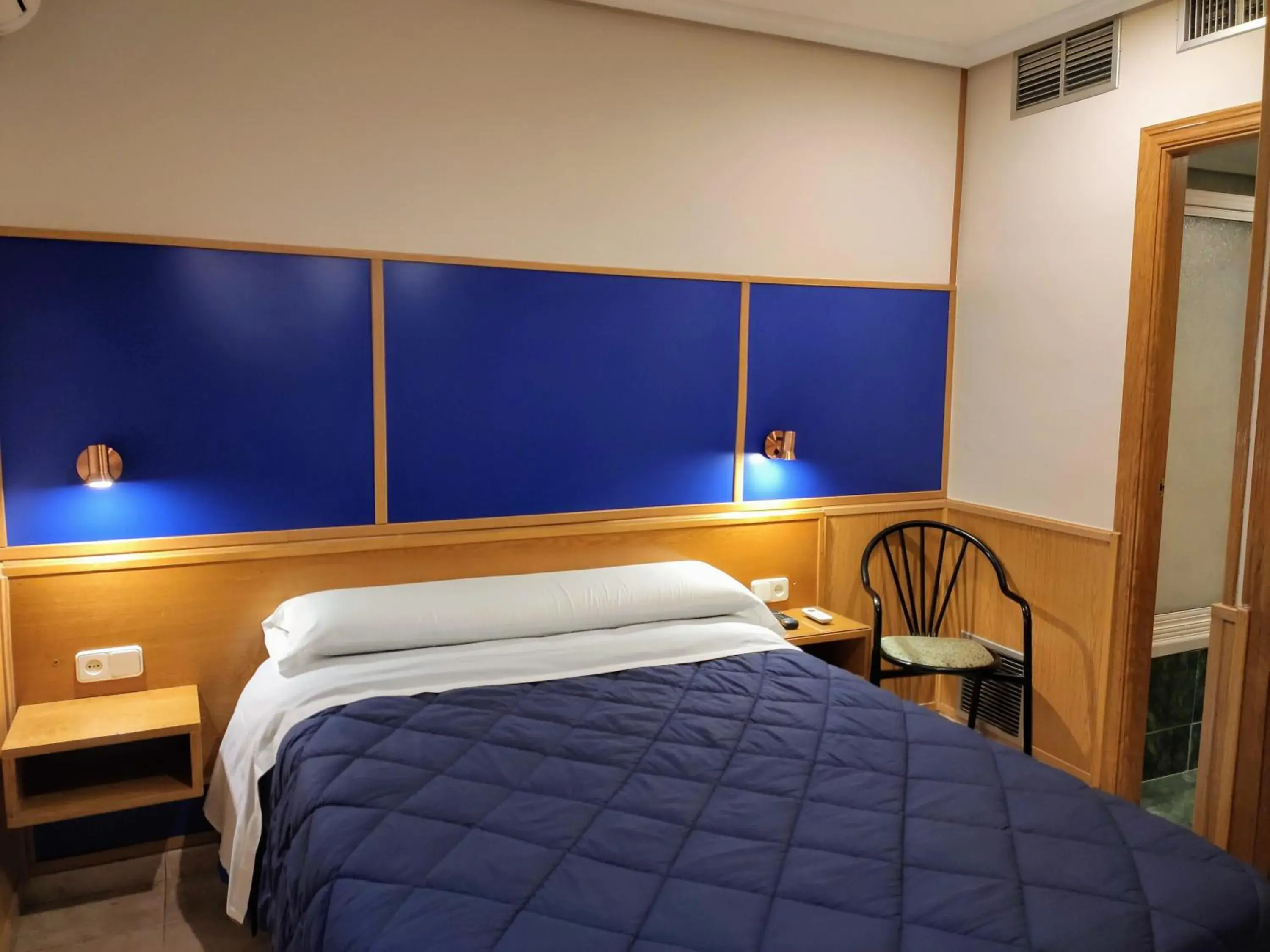 Bed in Trípolis Toledo Bed in Trípolis Toledo