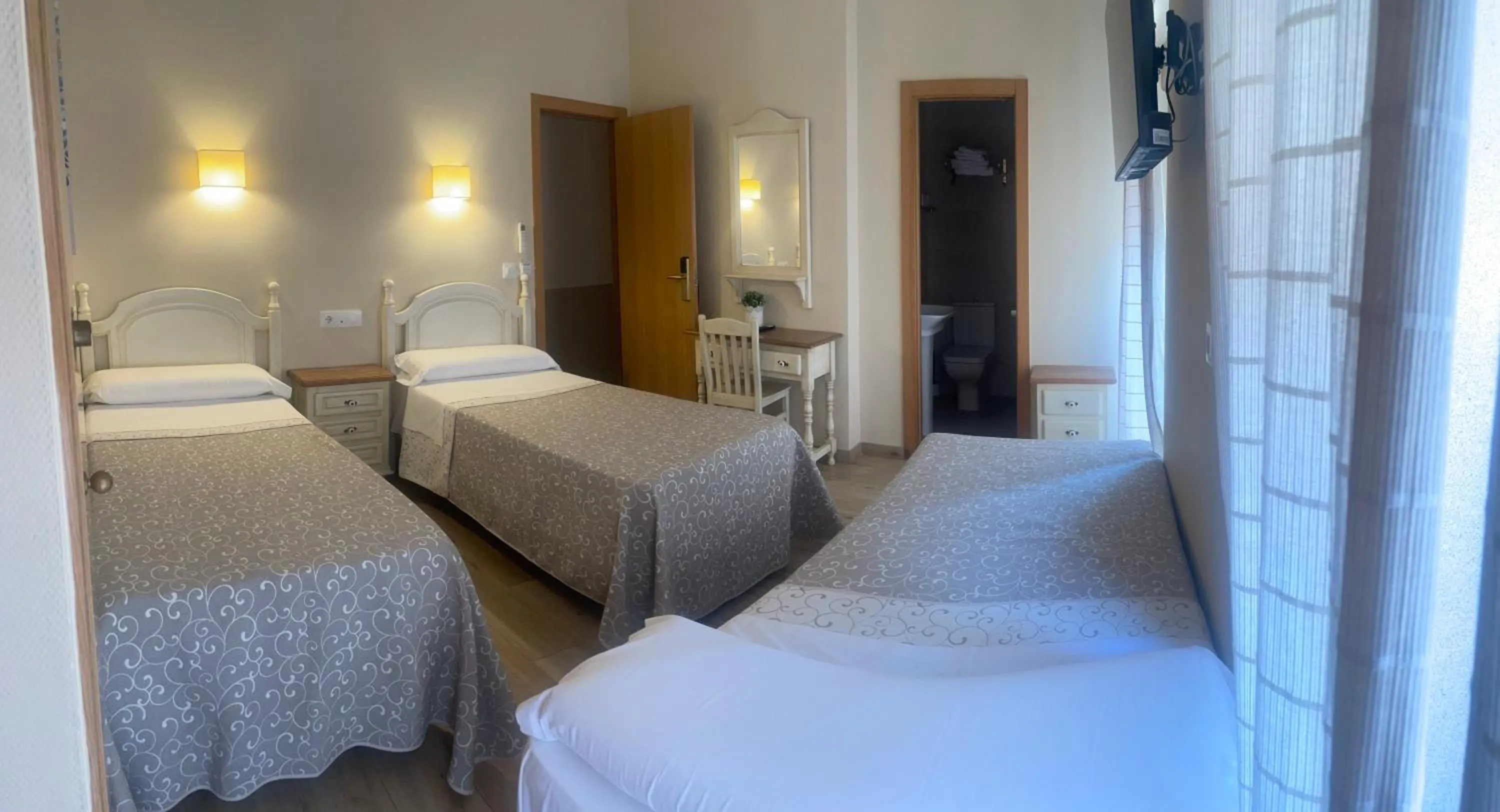 Bed in Trípolis Toledo