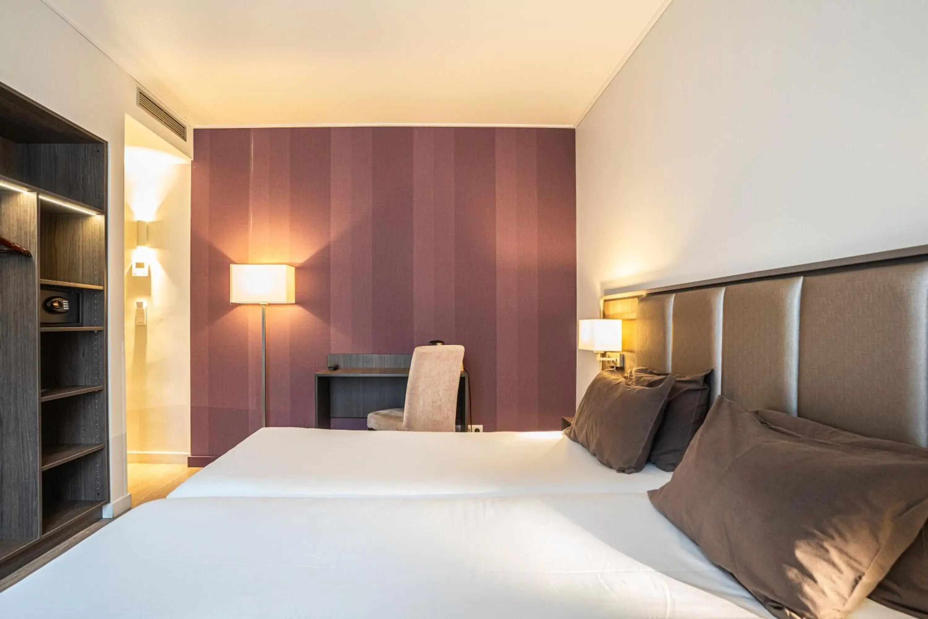 Bedroom, Bed in Hotel de Flore - Montmartre Bedroom, Bed in Hotel de Flore - Montmartre