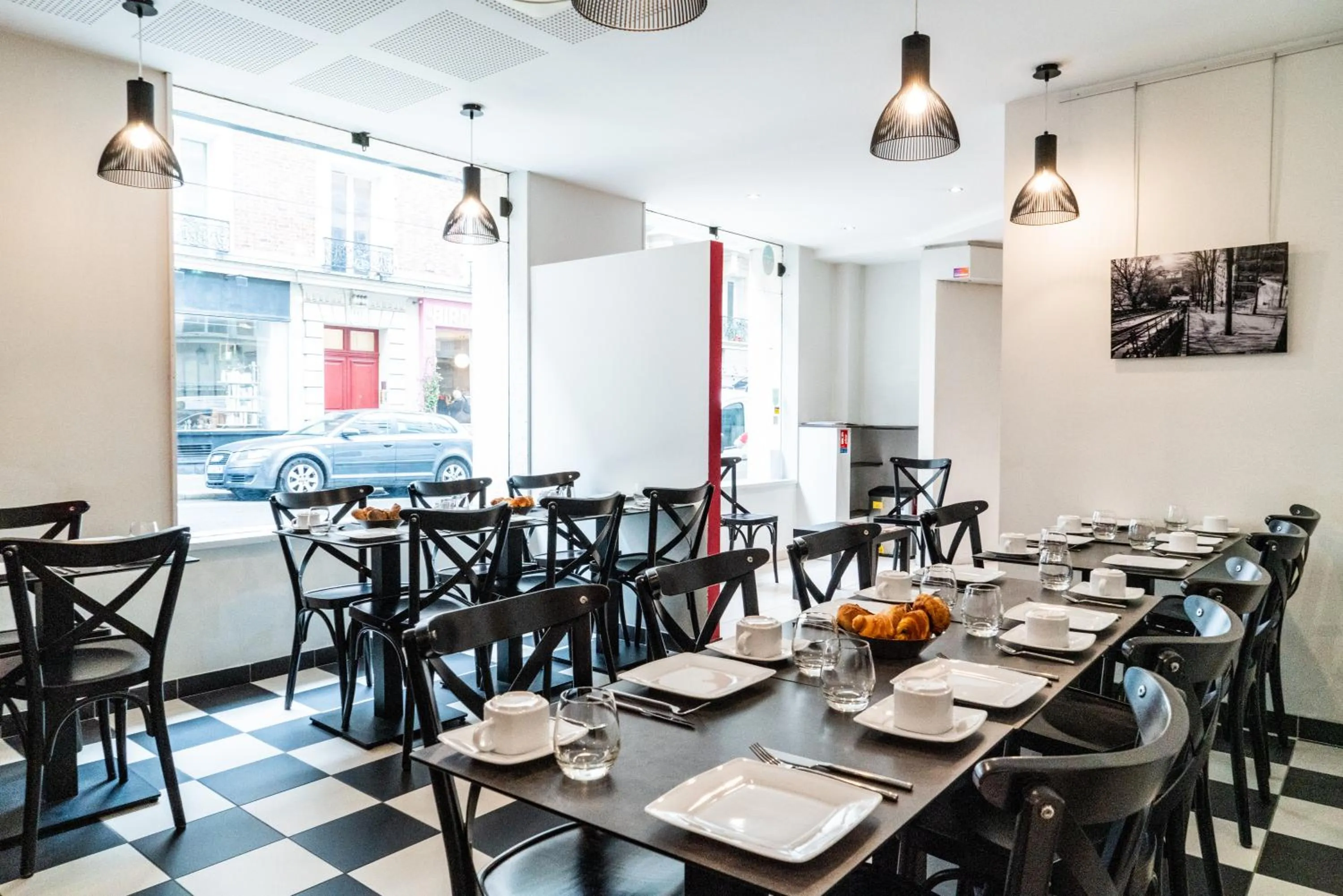 Breakfast in Hotel de Flore - Montmartre