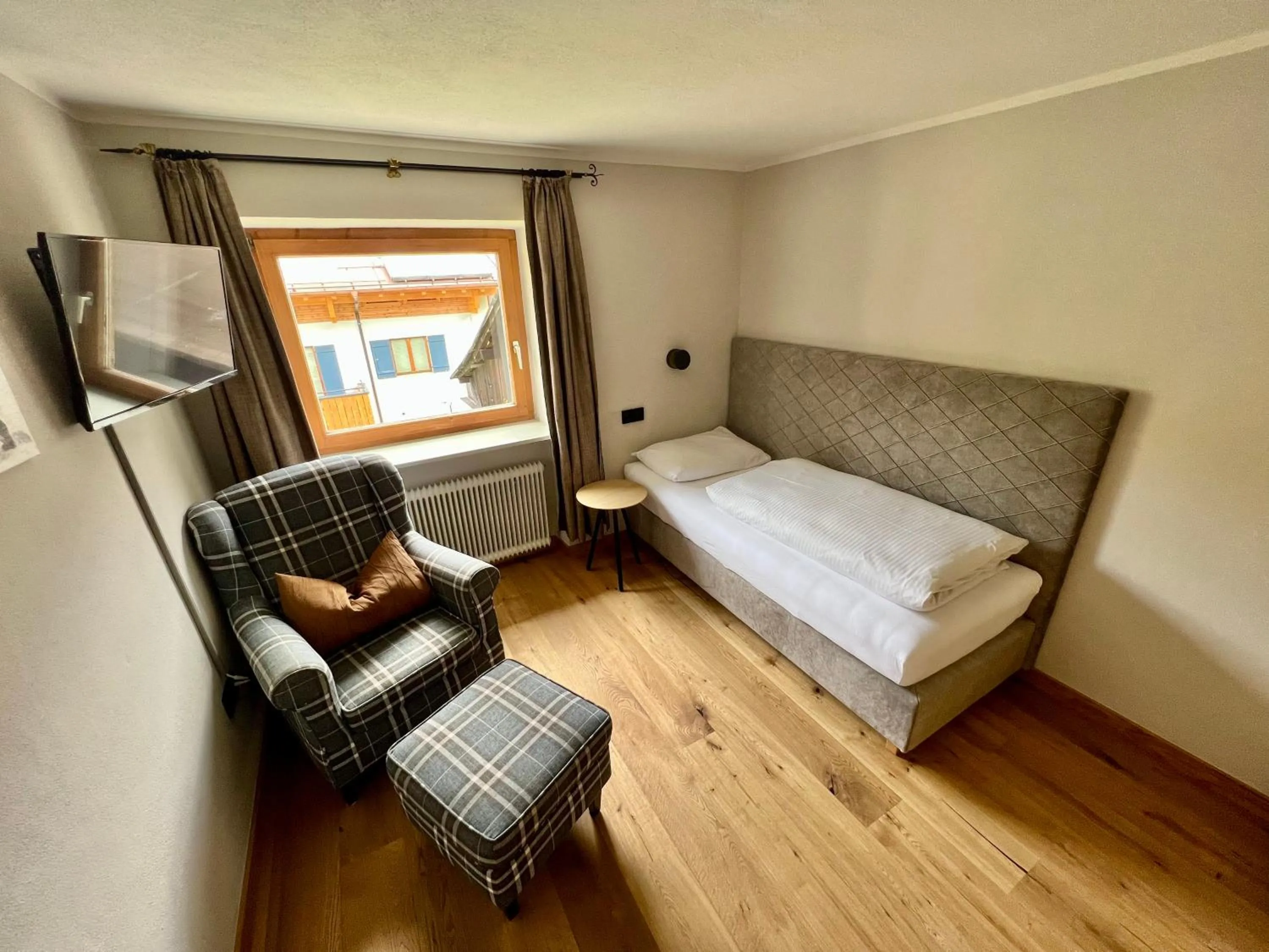 Bed in Haus Schrofenstein