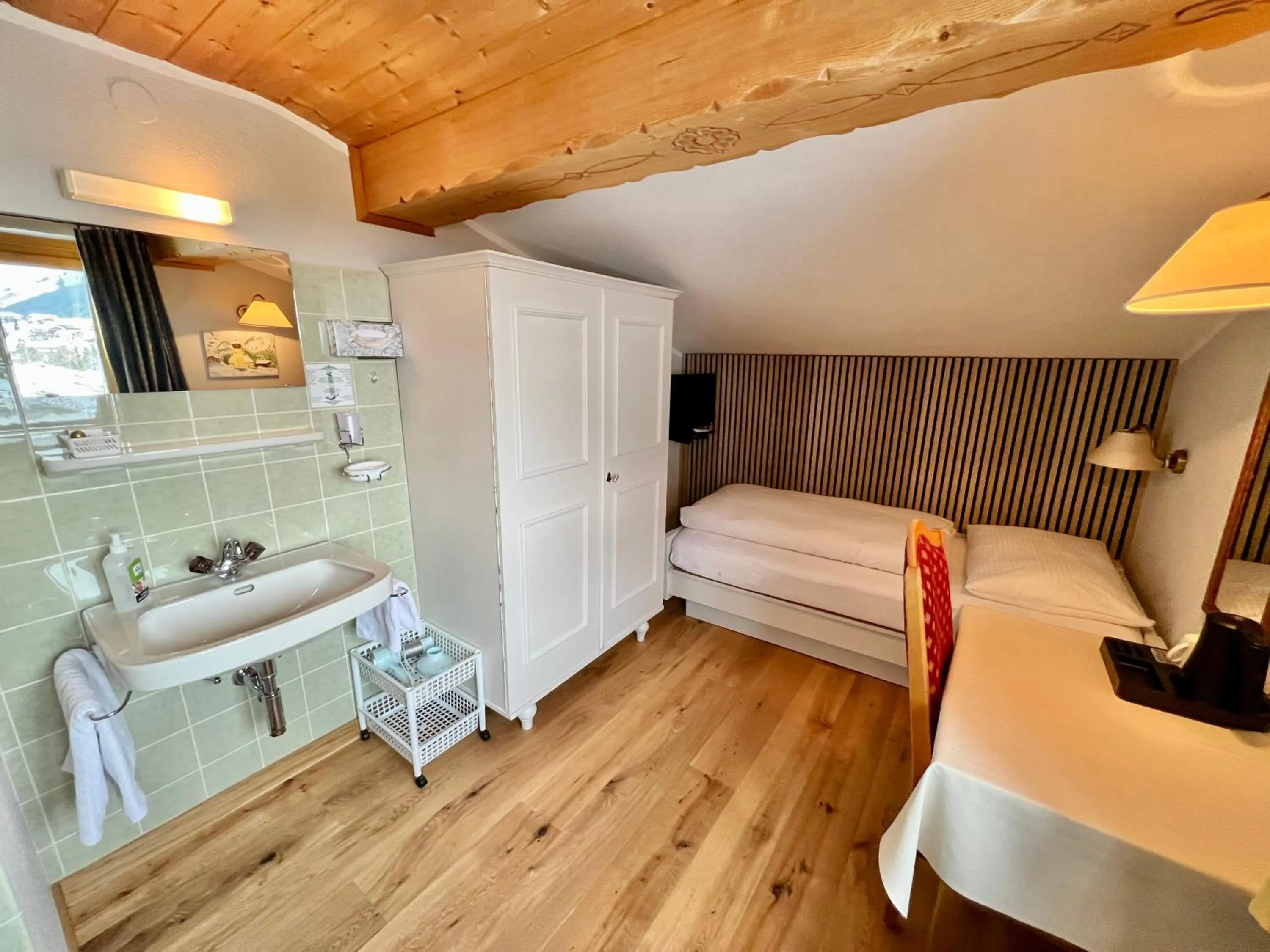 Photo of the whole room, Bed in Haus Schrofenstein