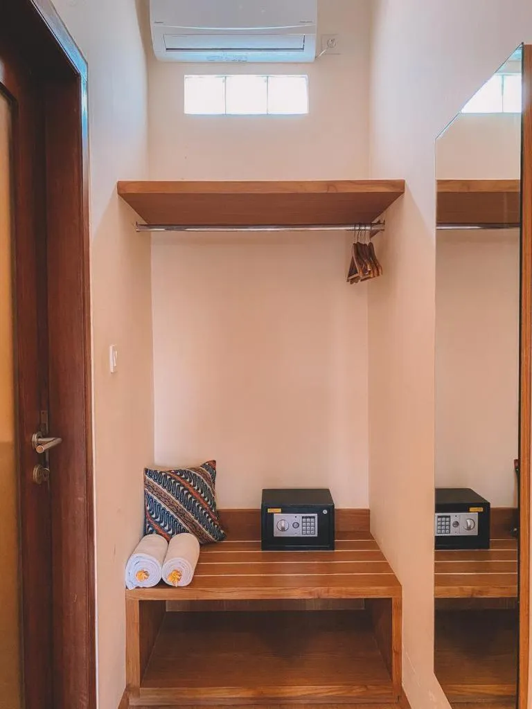 safe in Perissos Echo Beach