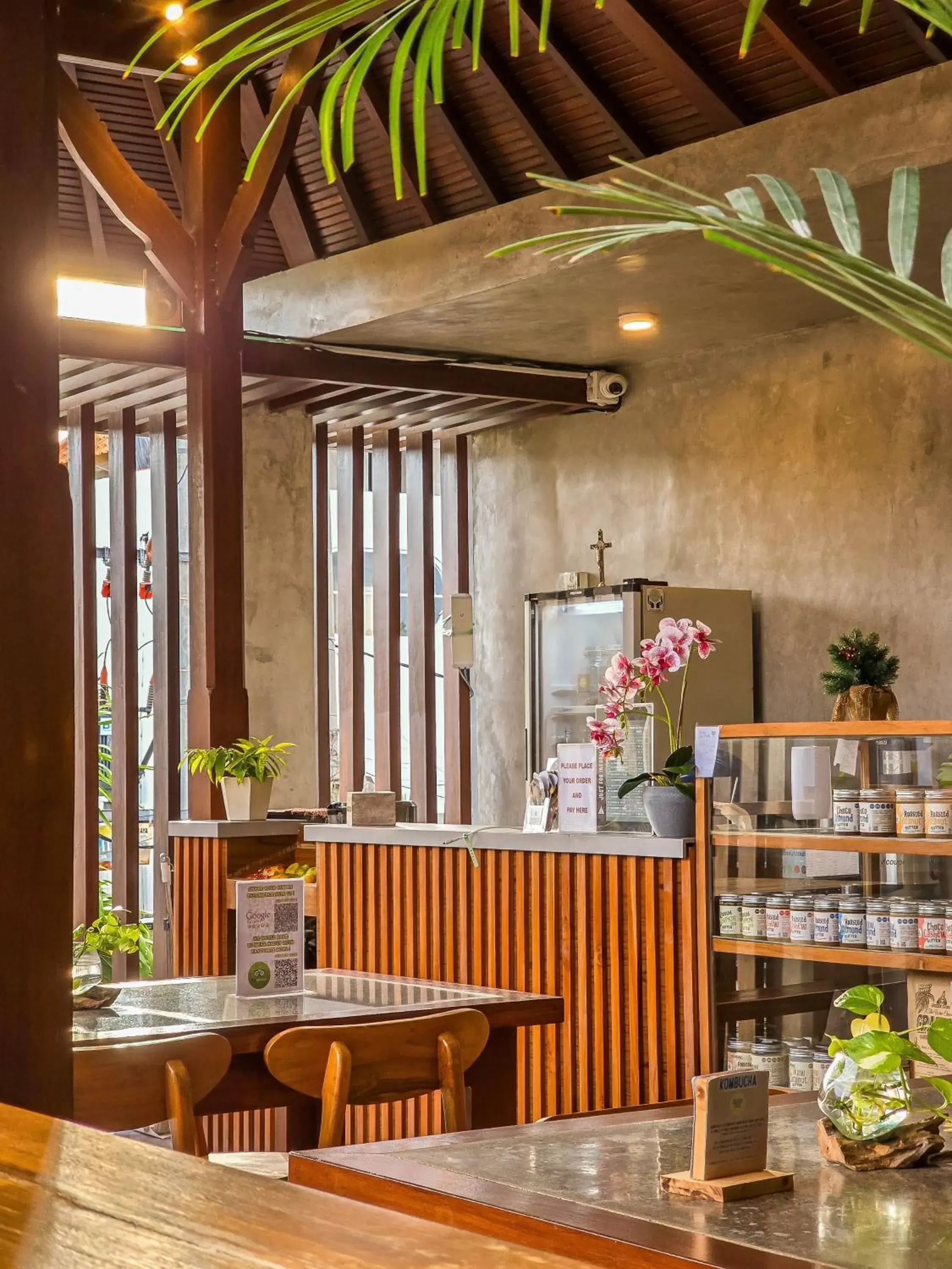 Restaurant/places to eat in Perissos Echo Beach Restaurant/places to eat in Perissos Echo Beach