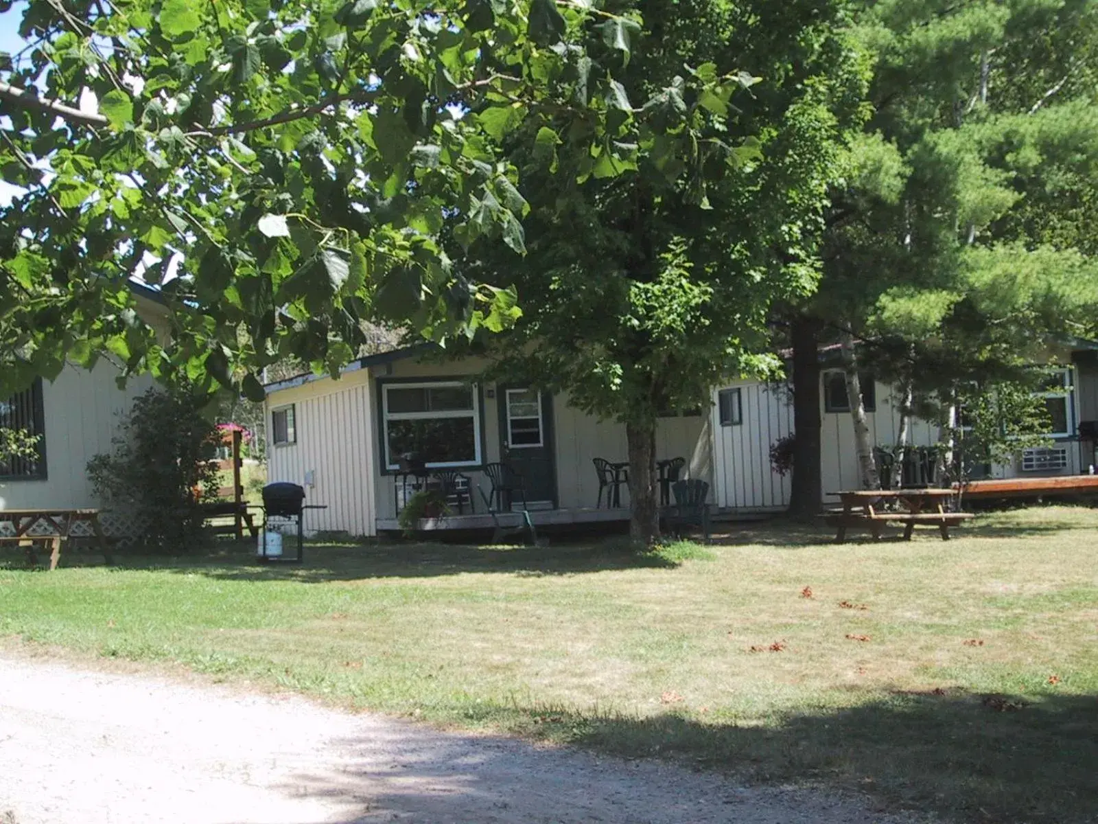 Colonial Bay Motel and Cottages Colonial Bay Motel and Cottages