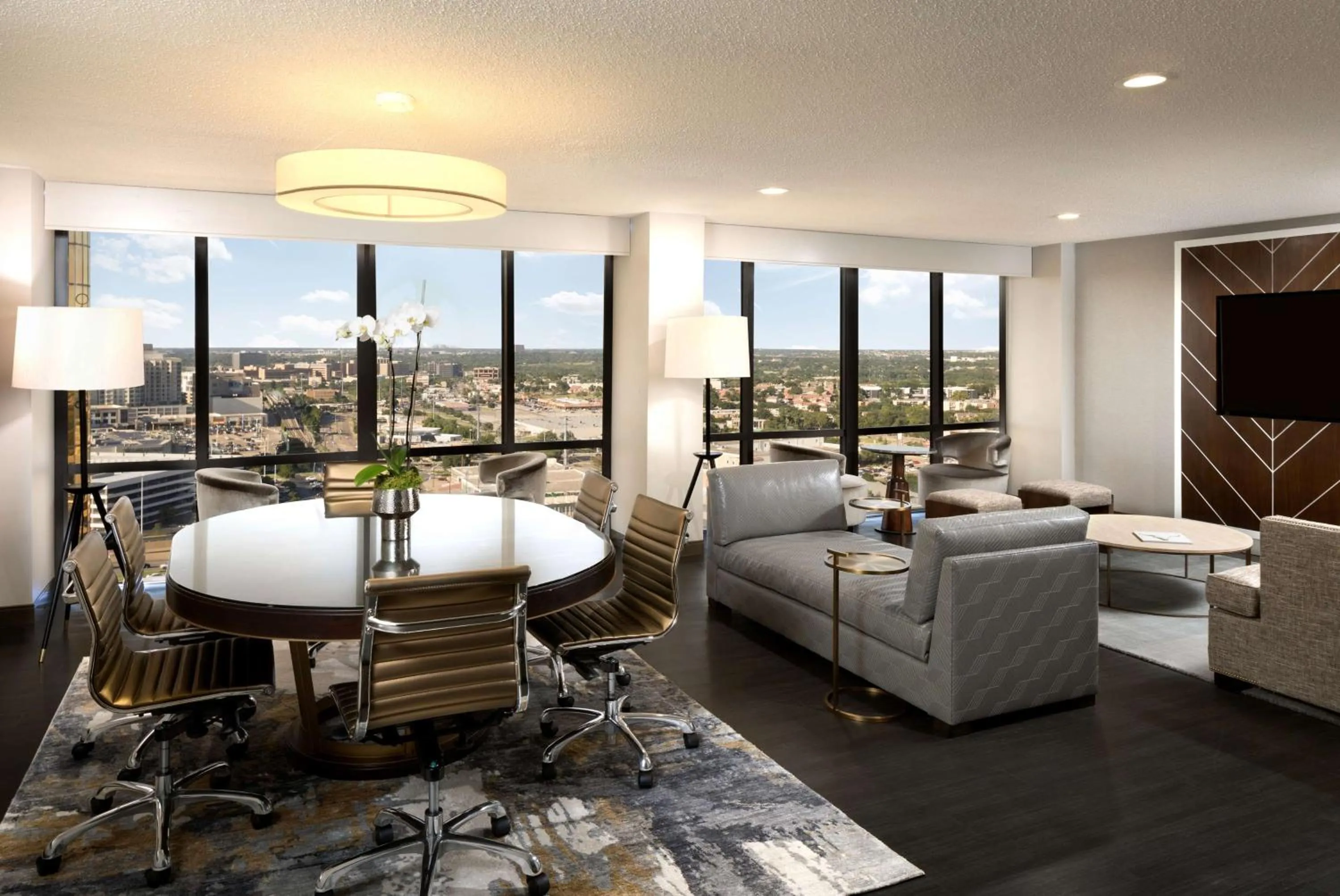 Bedroom in DoubleTree by Hilton Hotel Dallas Campbell Centre