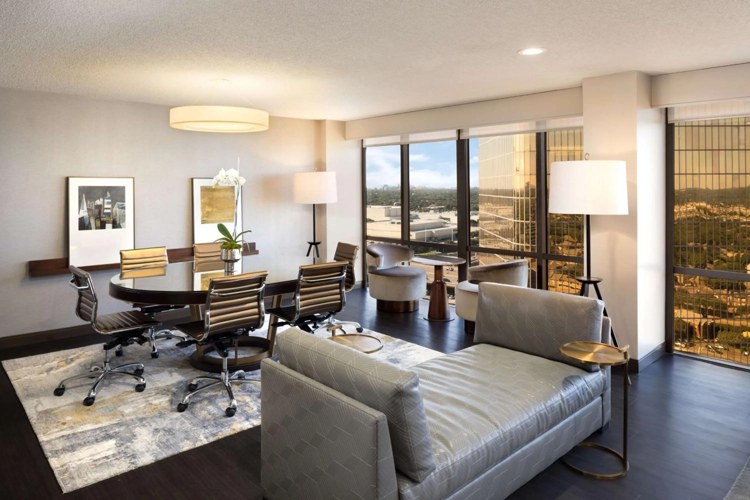 Bedroom in DoubleTree by Hilton Hotel Dallas Campbell Centre