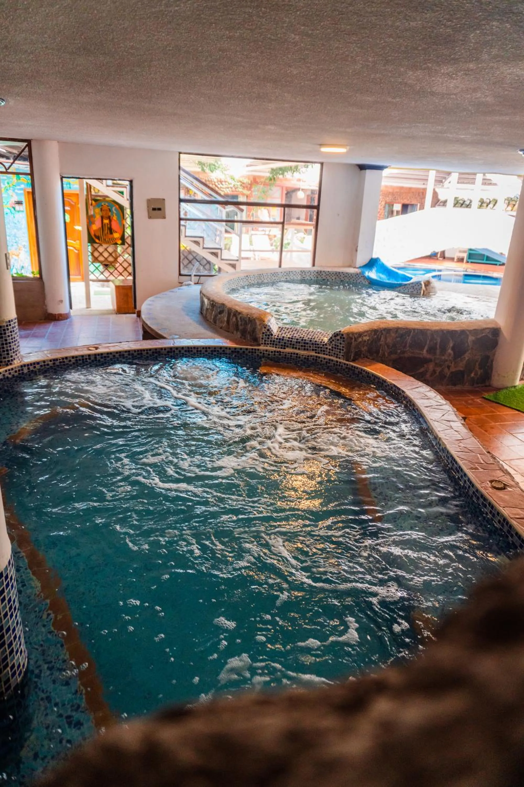 Hot Tub in Spa Hosteria Miramelindo