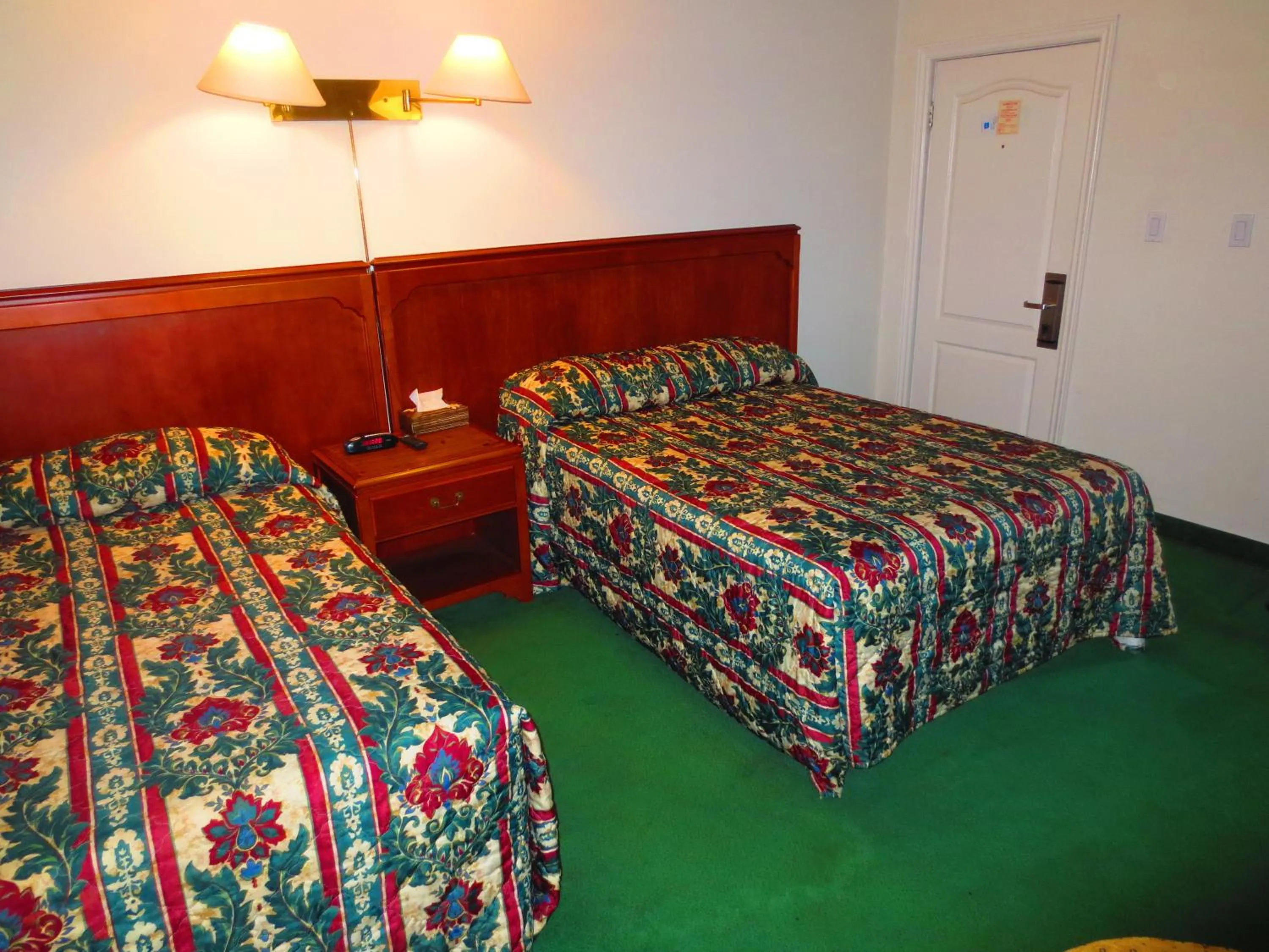 Bed in Canadiana Motel