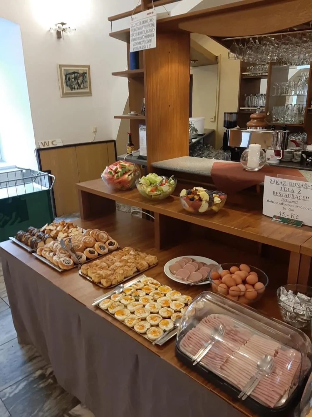 Food and drinks in Hotel Jestřábí