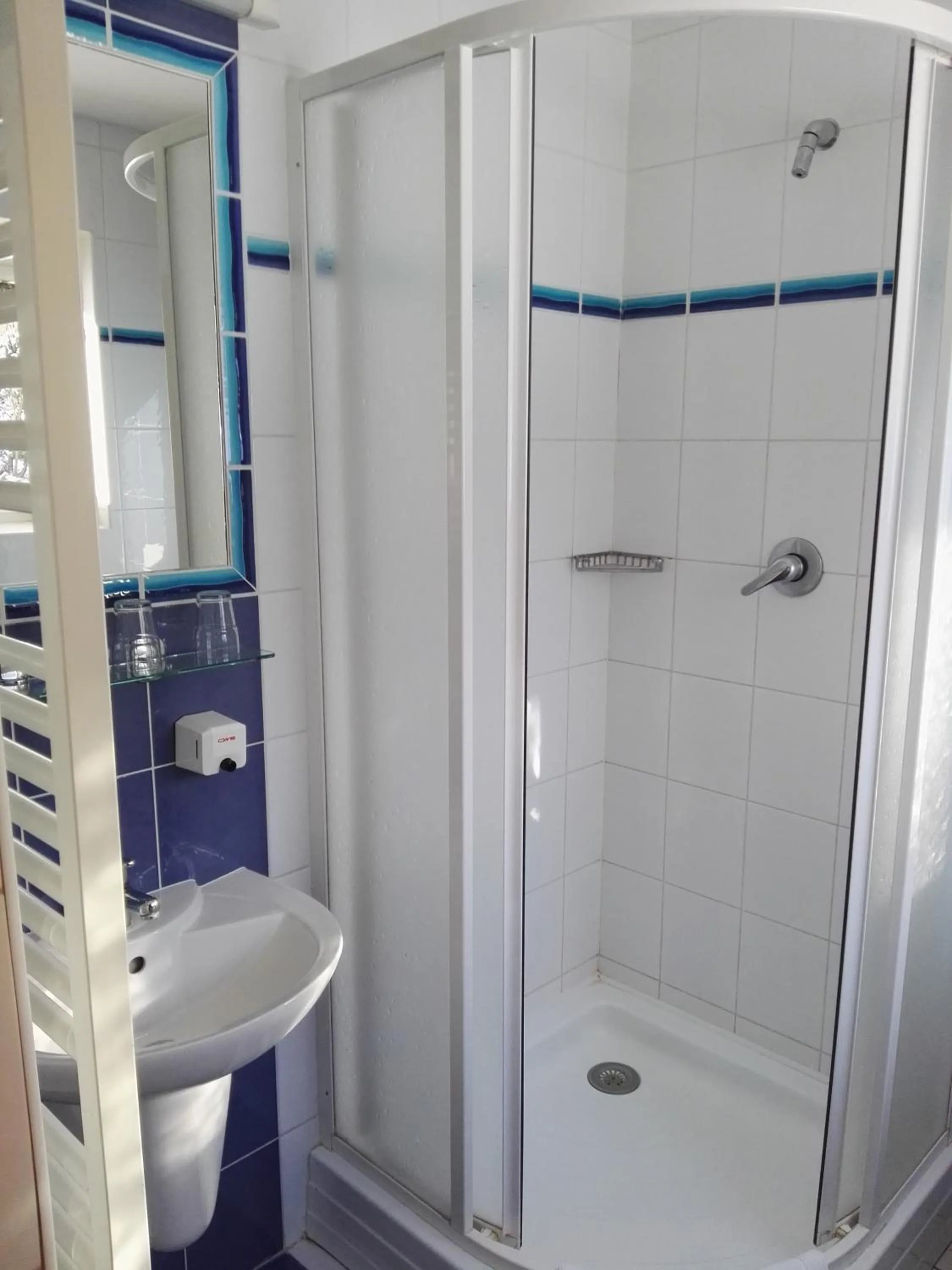 Shower in Hotel Jestřábí
