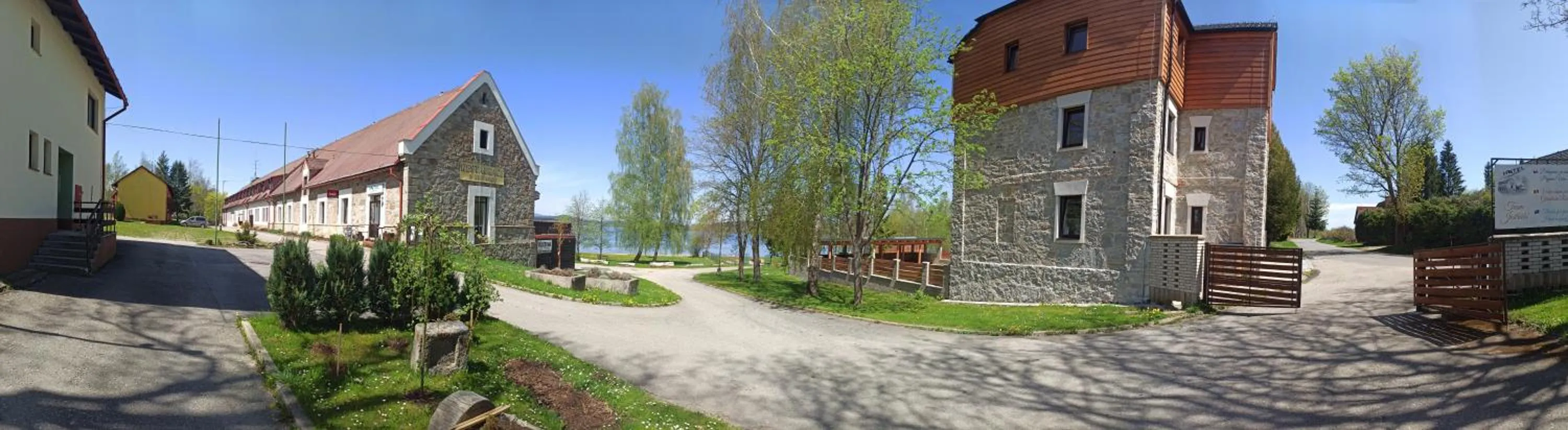 Garden view in Hotel Jestřábí