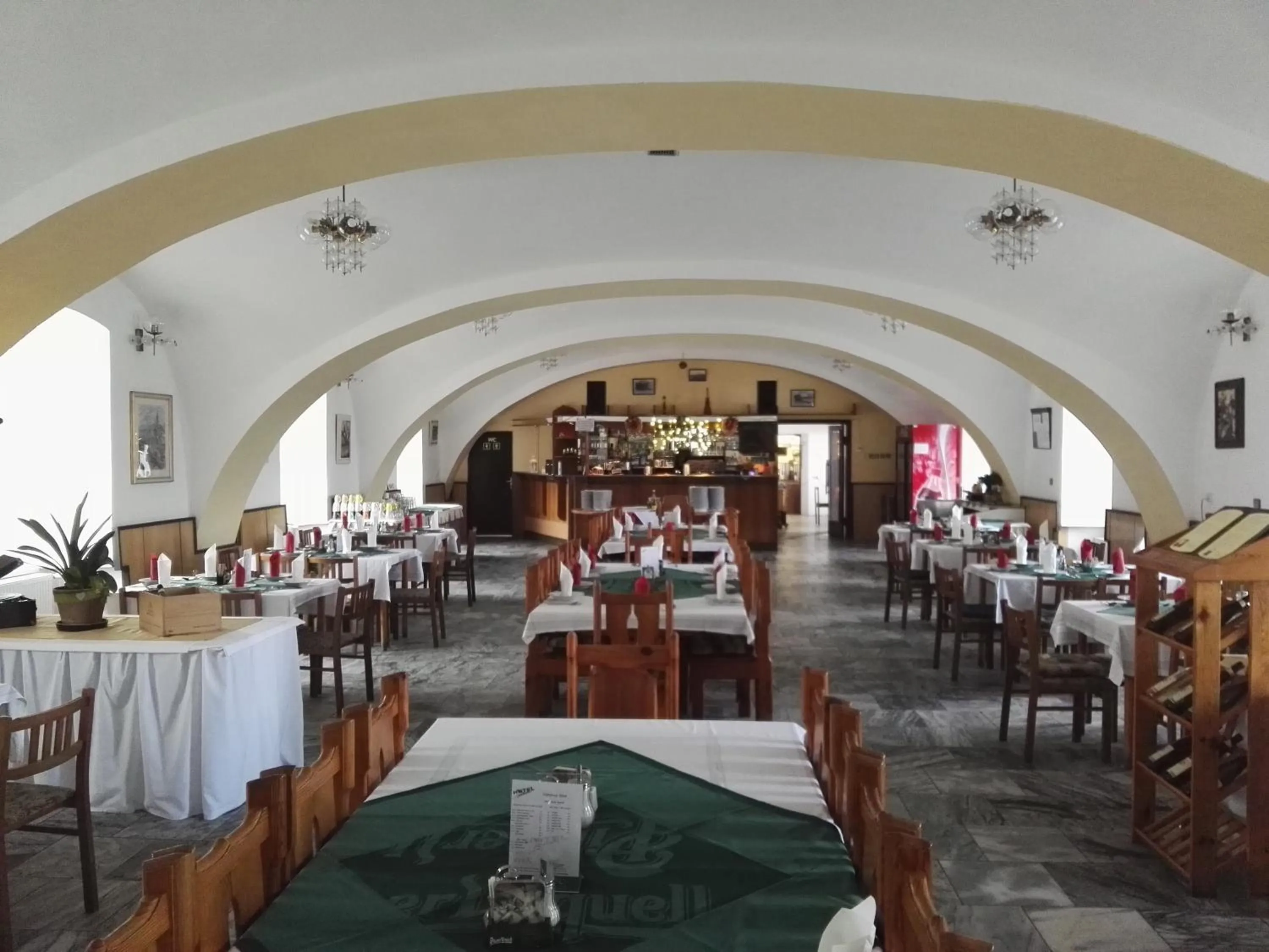 Restaurant/places to eat in Hotel Jestřábí