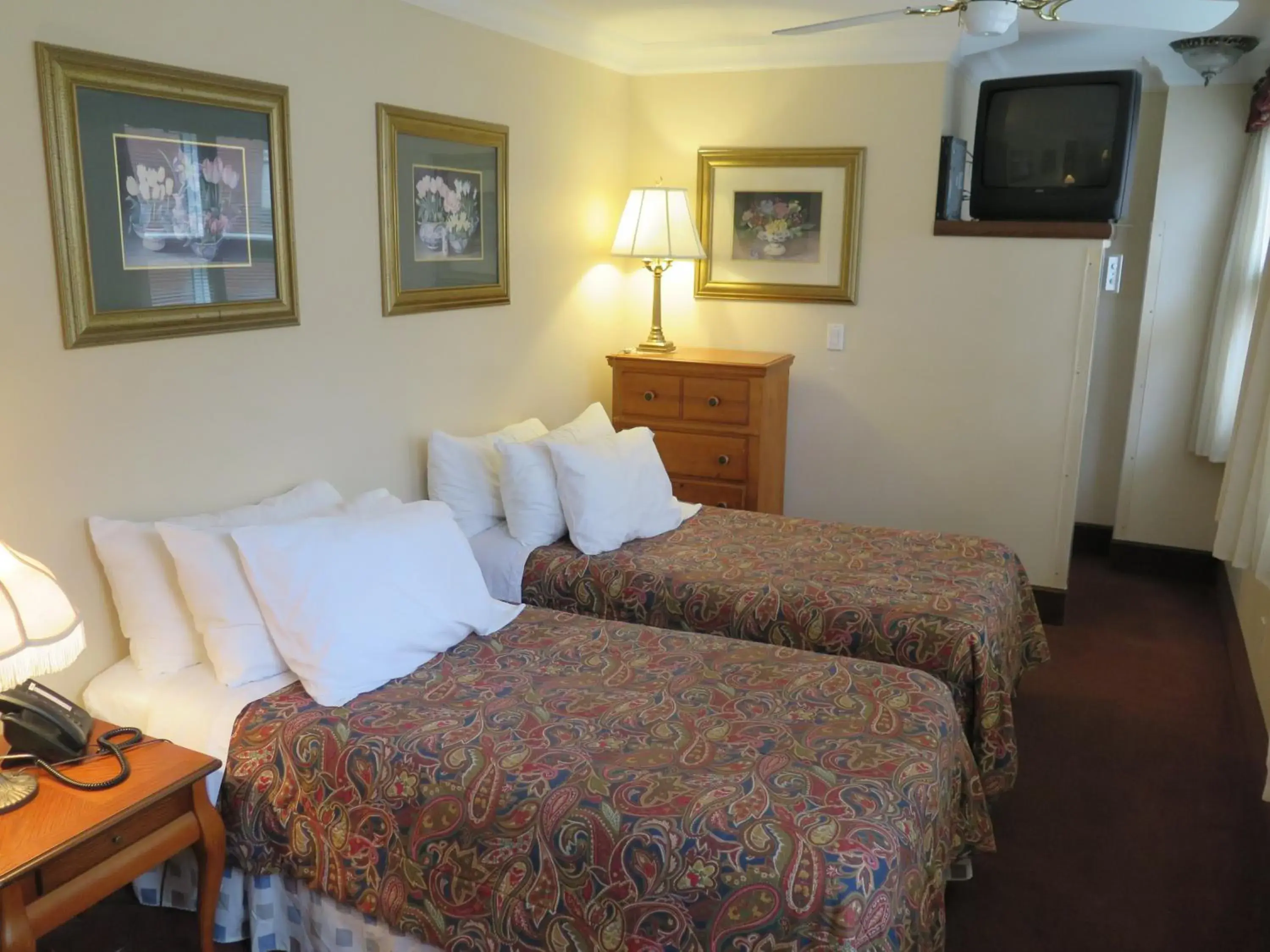 Bedroom, Bed in Madison Manor Boutique Hotel Bedroom, Bed in Madison Manor Boutique Hotel