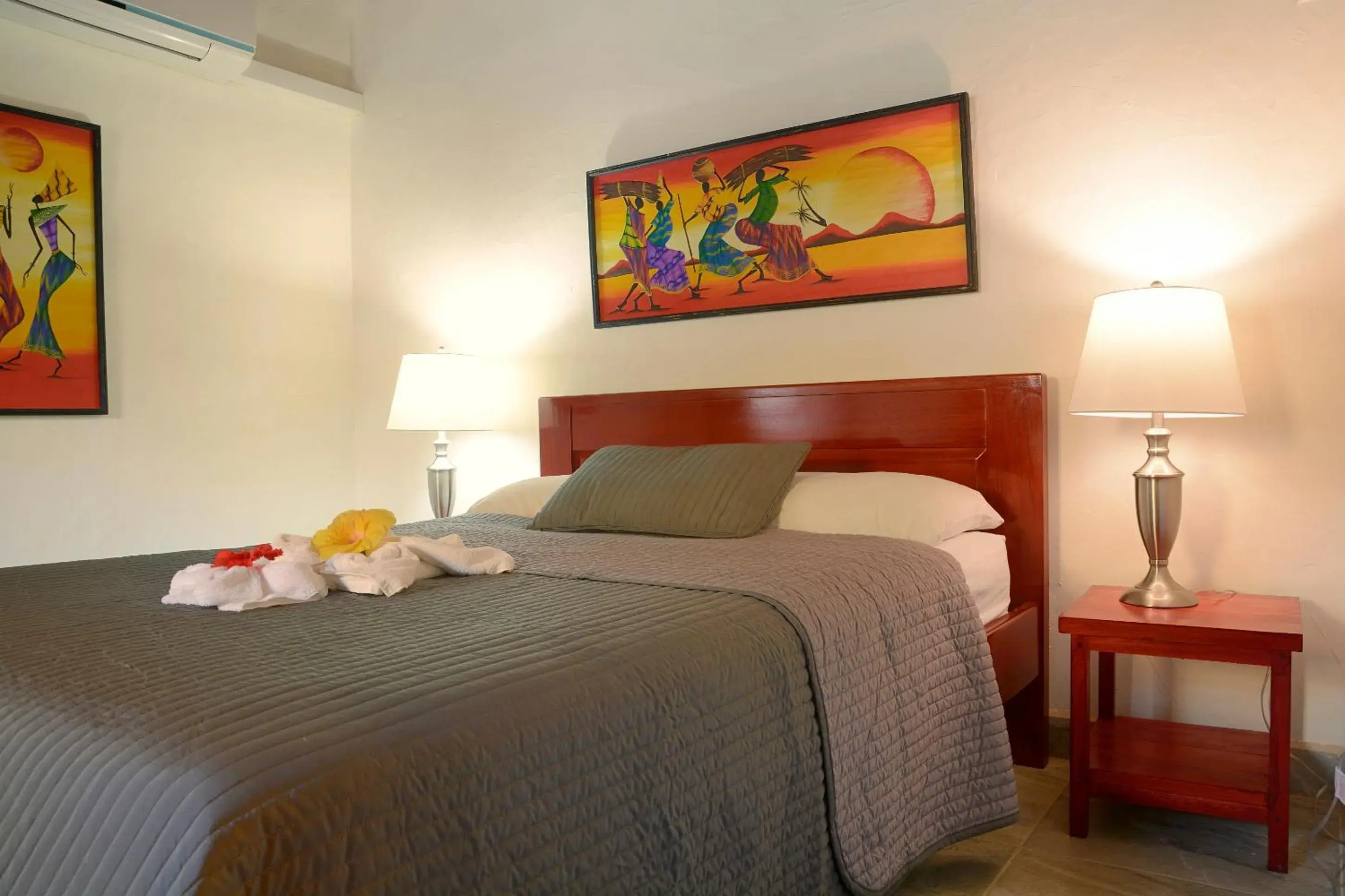 Double Room with Pool View in Parrot Cove Lodge Double Room with Pool View in Parrot Cove Lodge