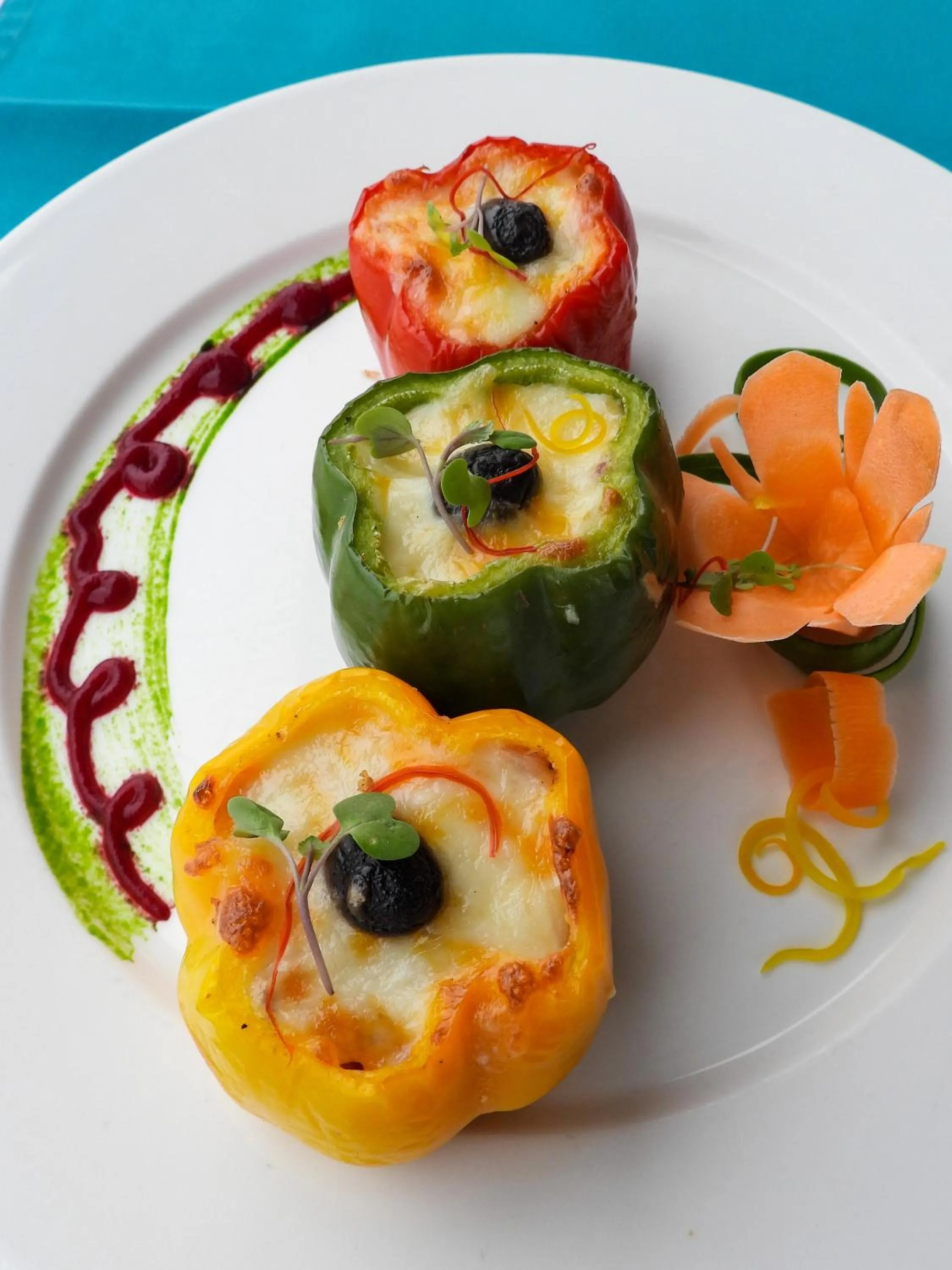 Restaurant/places to eat in Maru Maru Hotel