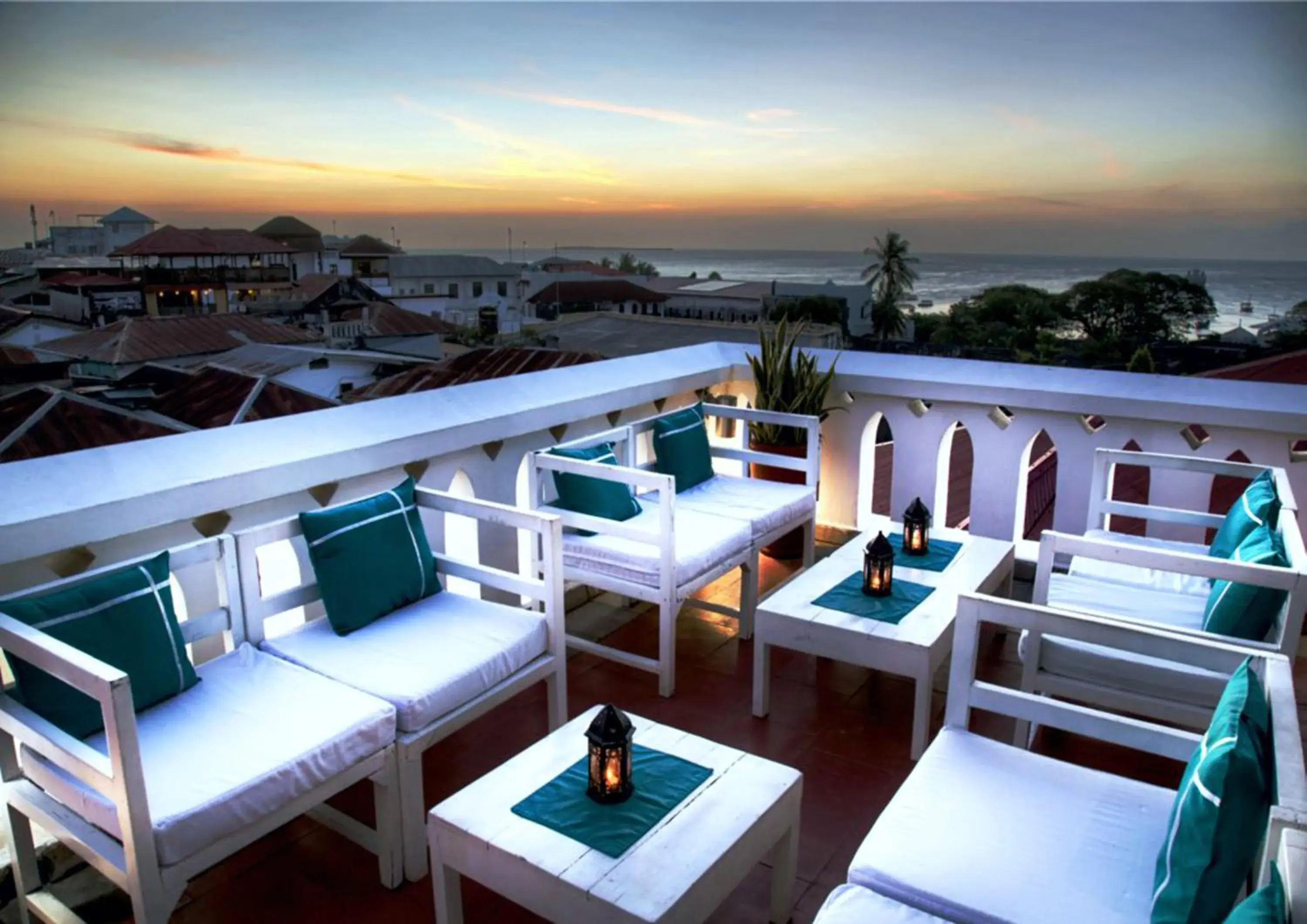 Restaurant/places to eat in Maru Maru Hotel Restaurant/places to eat in Maru Maru Hotel