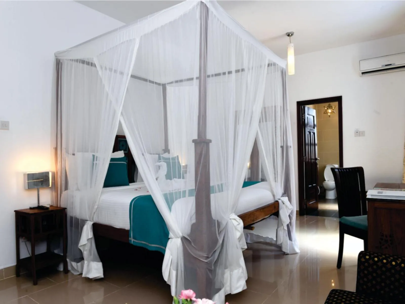 Photo of the whole room, Bed in Maru Maru Hotel