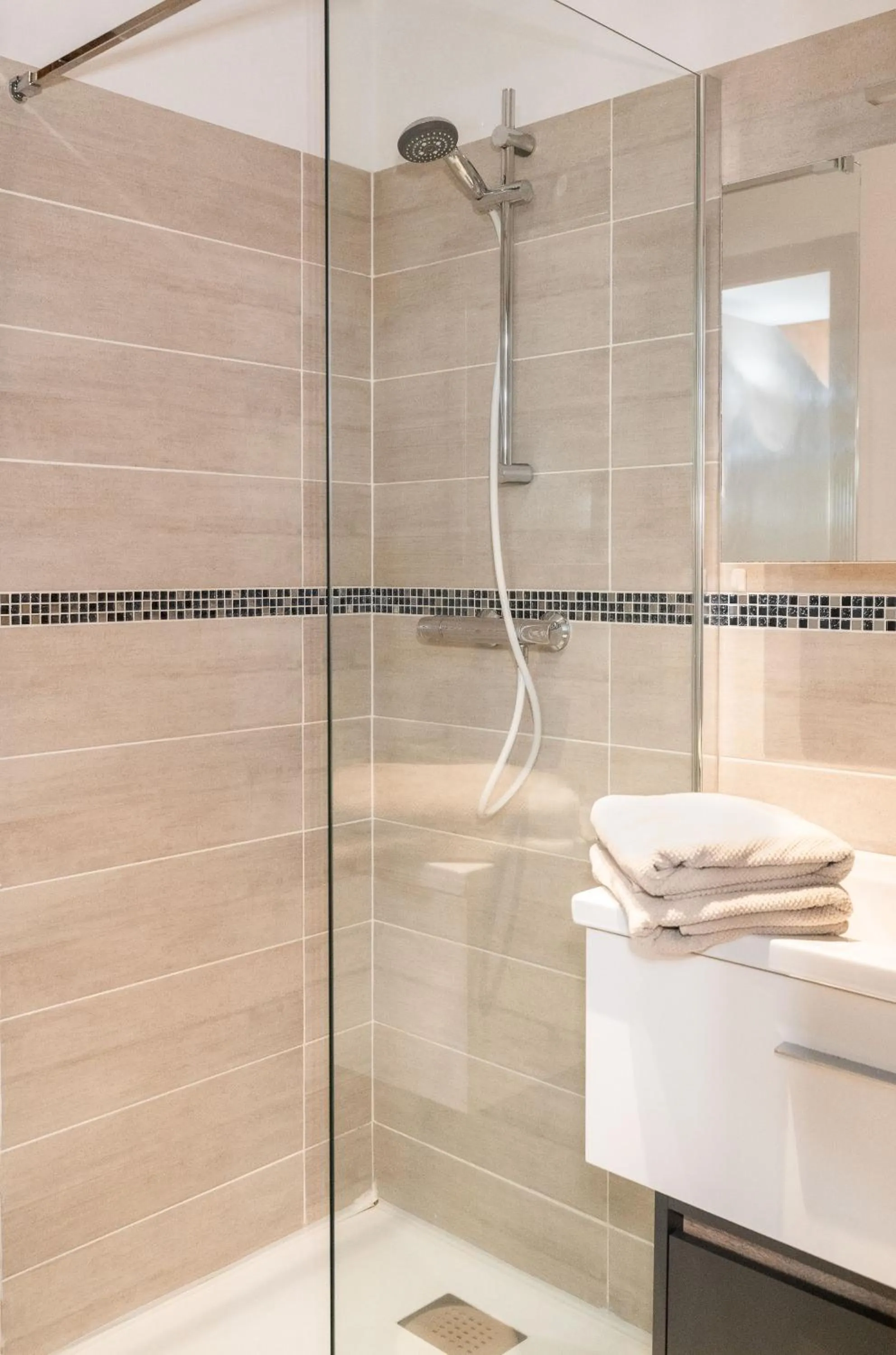 Shower in La Bergerie