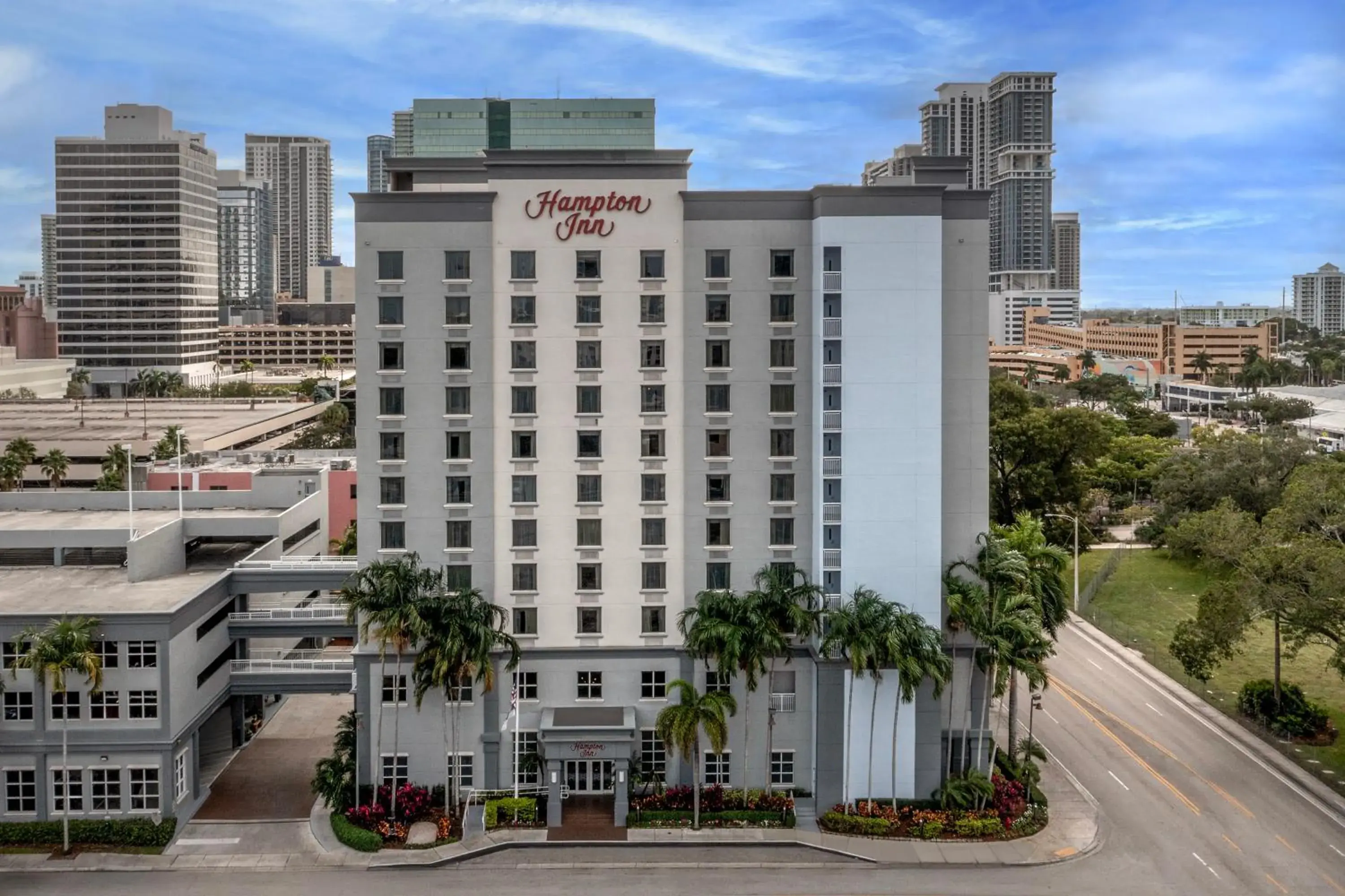 Property building in Hampton Inn Fort Lauderdale Downtown Las Olas Area Property building in Hampton Inn Fort Lauderdale Downtown Las Olas Area