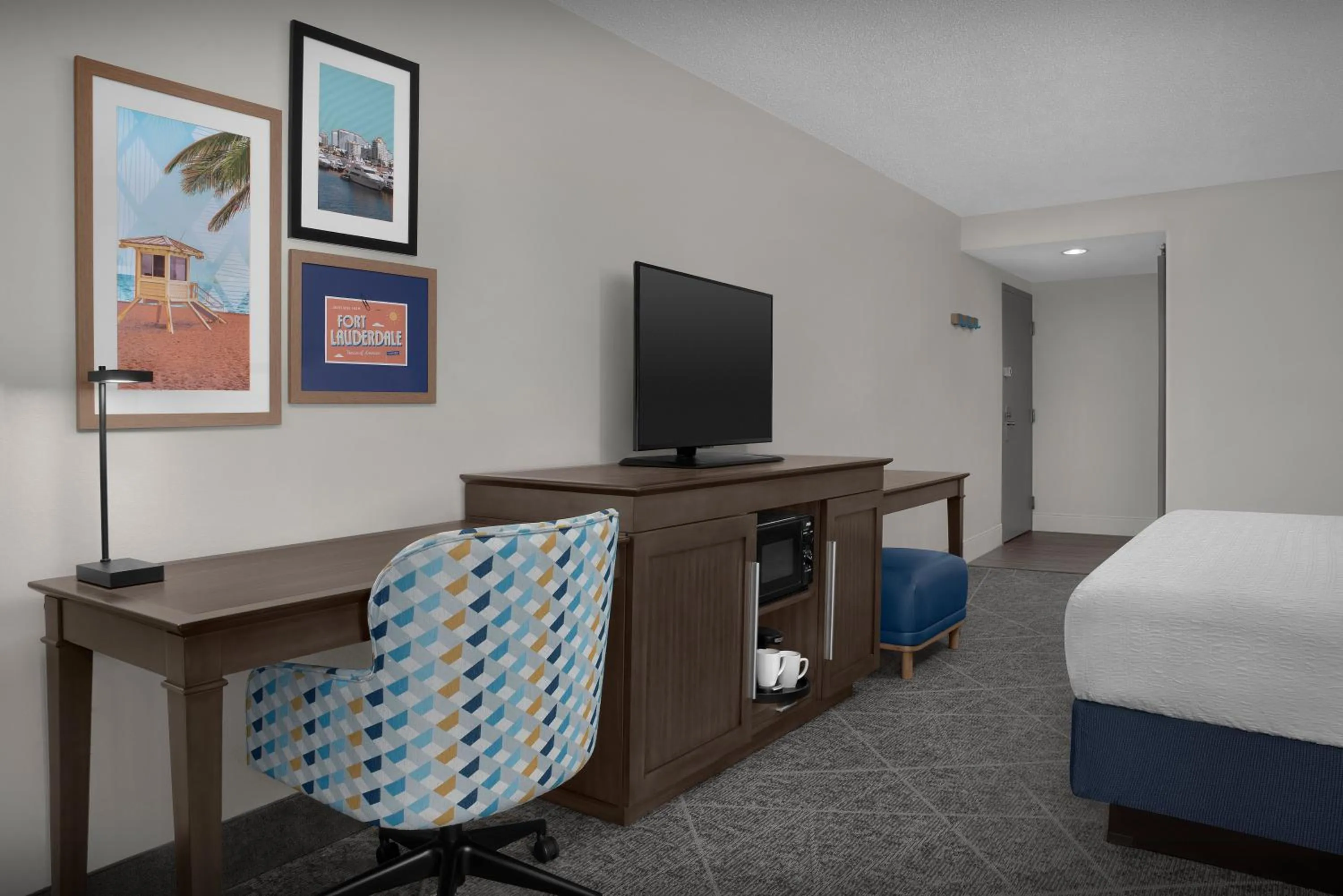 Bedroom, Bed in Hampton Inn Fort Lauderdale Downtown Las Olas Area